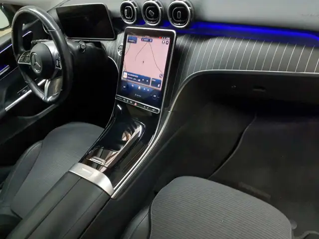 Mercedes-Benz C-Class view 9