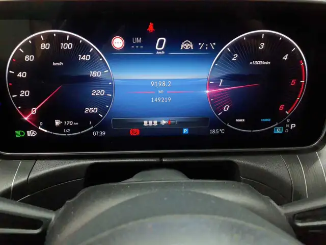 Mercedes-Benz C-Class view 11