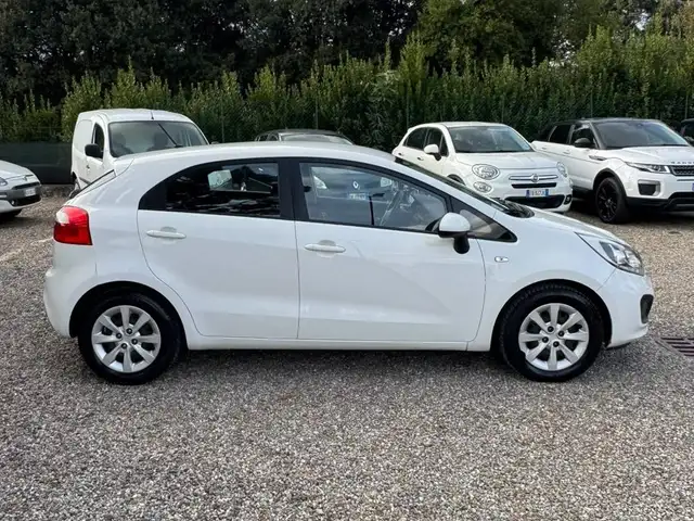 Kia Rio Rio III 2012 5p 1.1 crdi EX