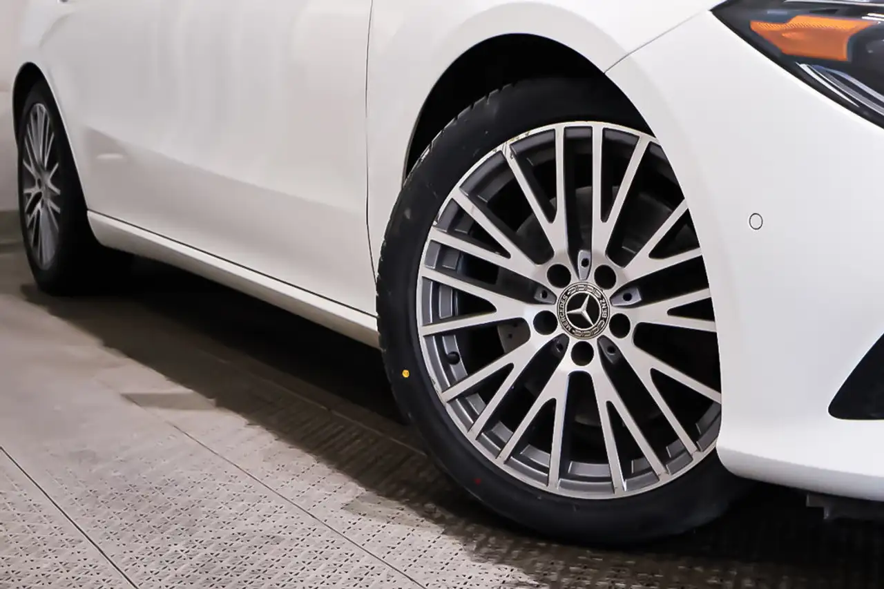 Mercedes-Benz CLA снимка Mercedes-Benz CLA