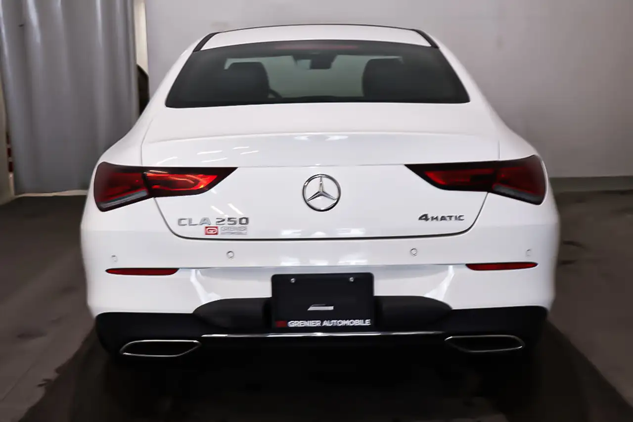 Mercedes-Benz CLA снимка Mercedes-Benz CLA