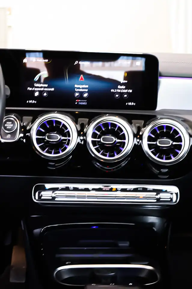 Mercedes-Benz CLA снимка Mercedes-Benz CLA
