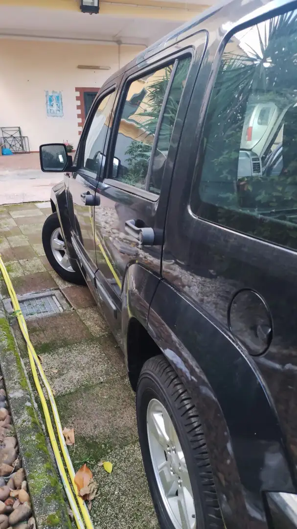 Jeep Cherokee Cherokee IV 2008 2.8 crd Sport dpf Negro - 1