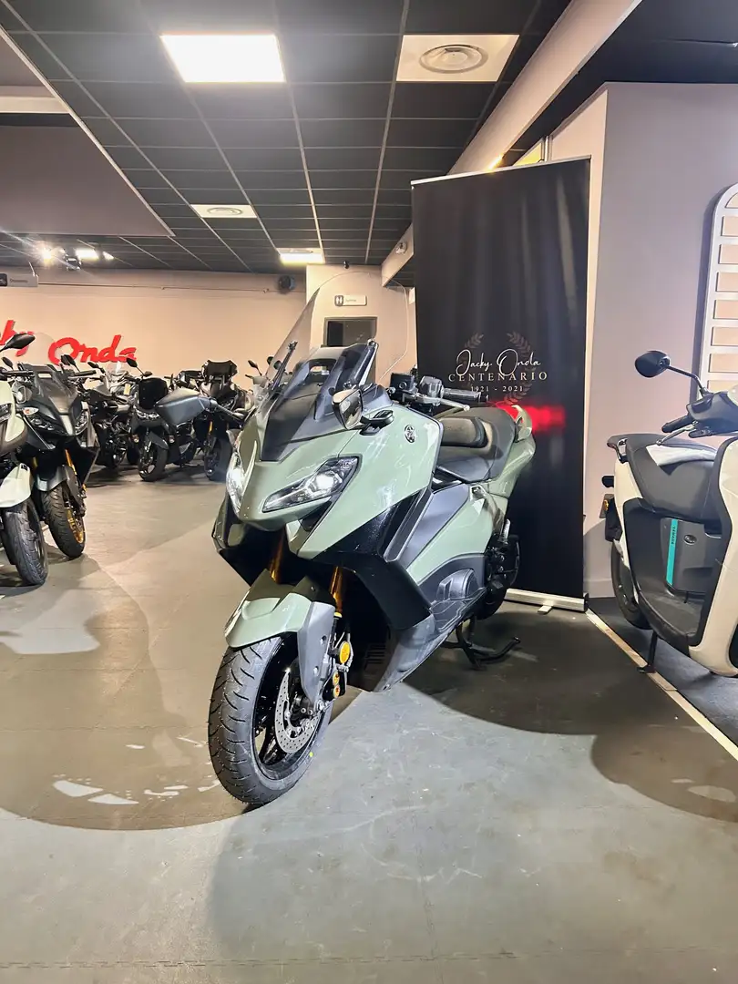 Yamaha TMAX 560 Vert - 2