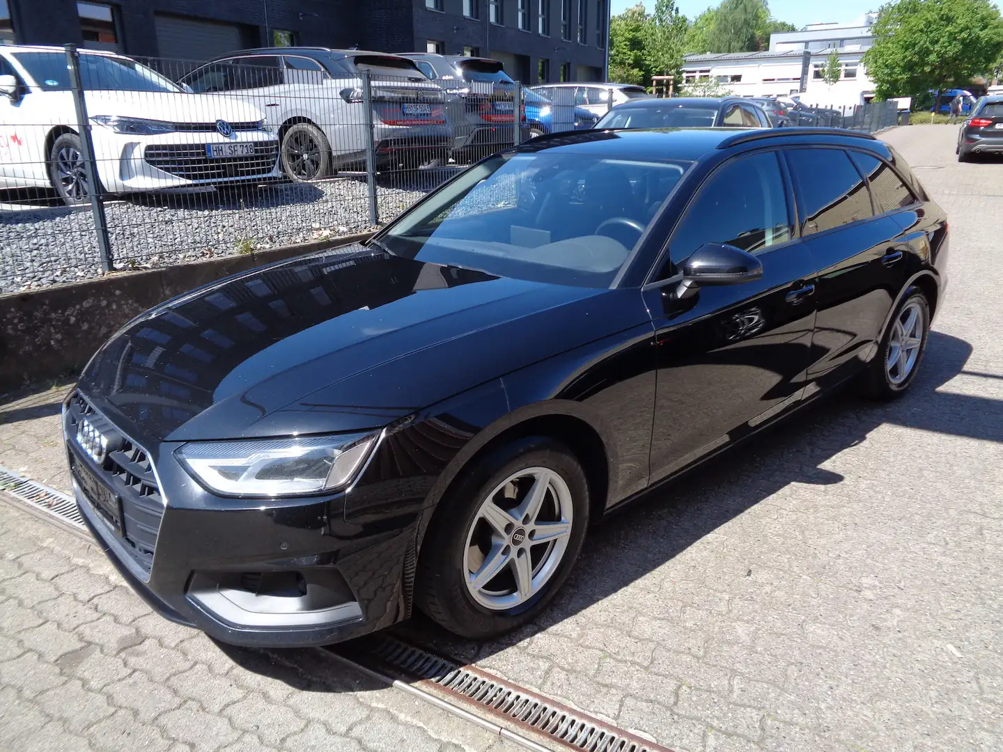 Audi A4 Avant 2.0 TDI, Autom., schw.AHK, Kamera Nero - 1