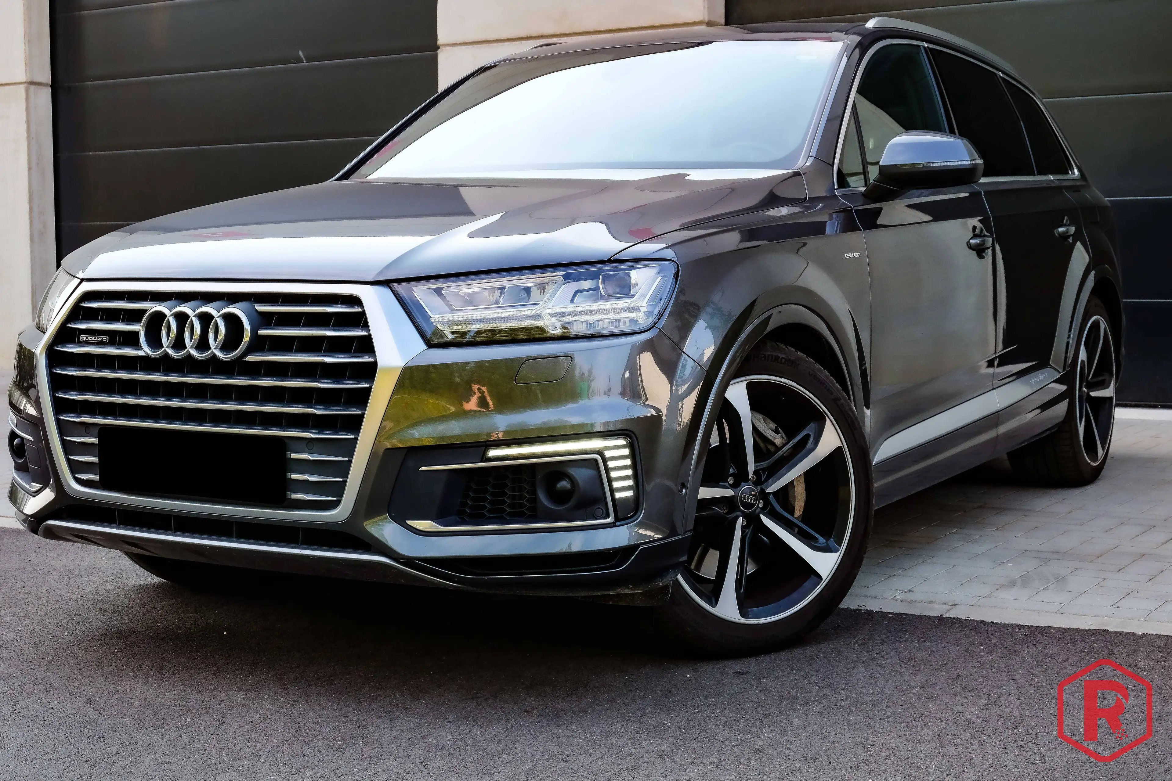 Audi Q7 e-tron 3.0 TDi V6 Quattro S line BTWwagen 1Eigenaar Historiek