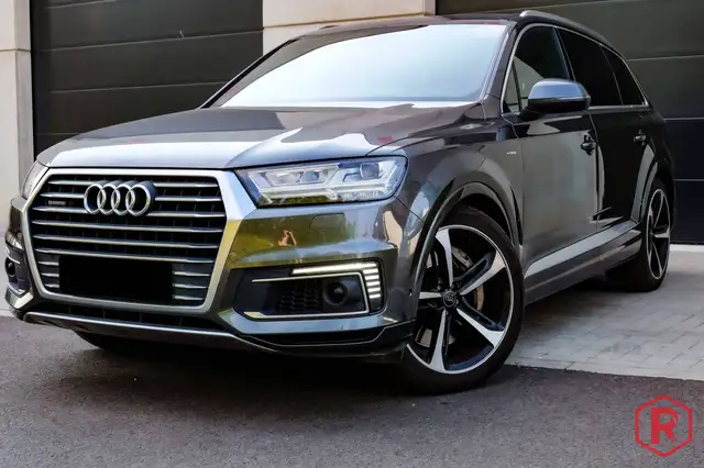 Audi Q7 e-tron