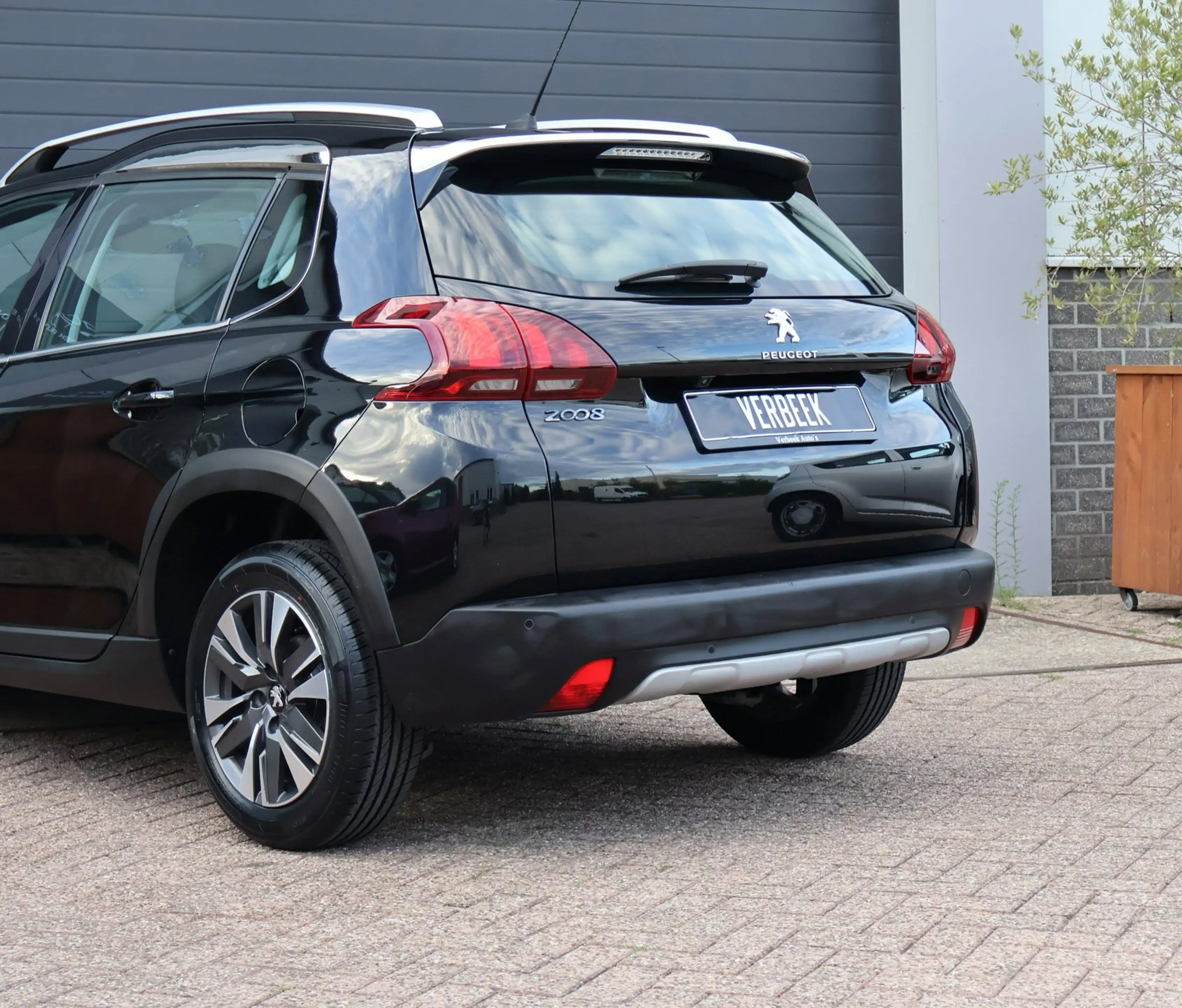 Peugeot 2008 1.2 PureTech GT-line Navi/Camera/Leder/PDC/Dealer — photo 5