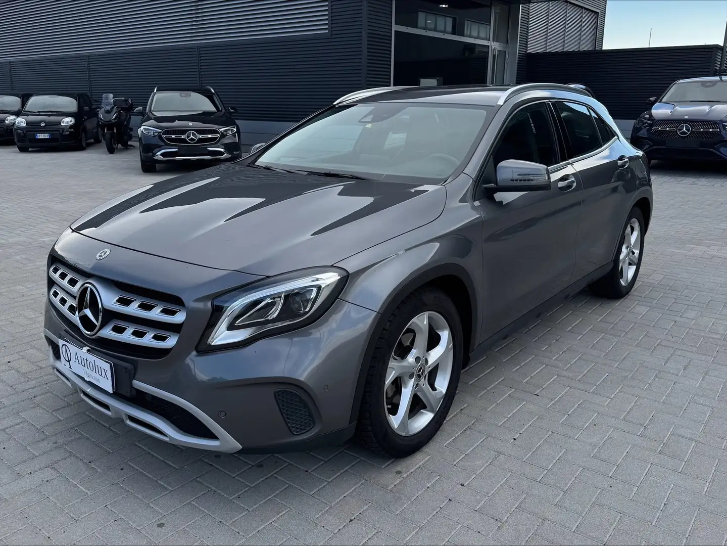 Mercedes-Benz GLA 180 d Sport Grigio - 1