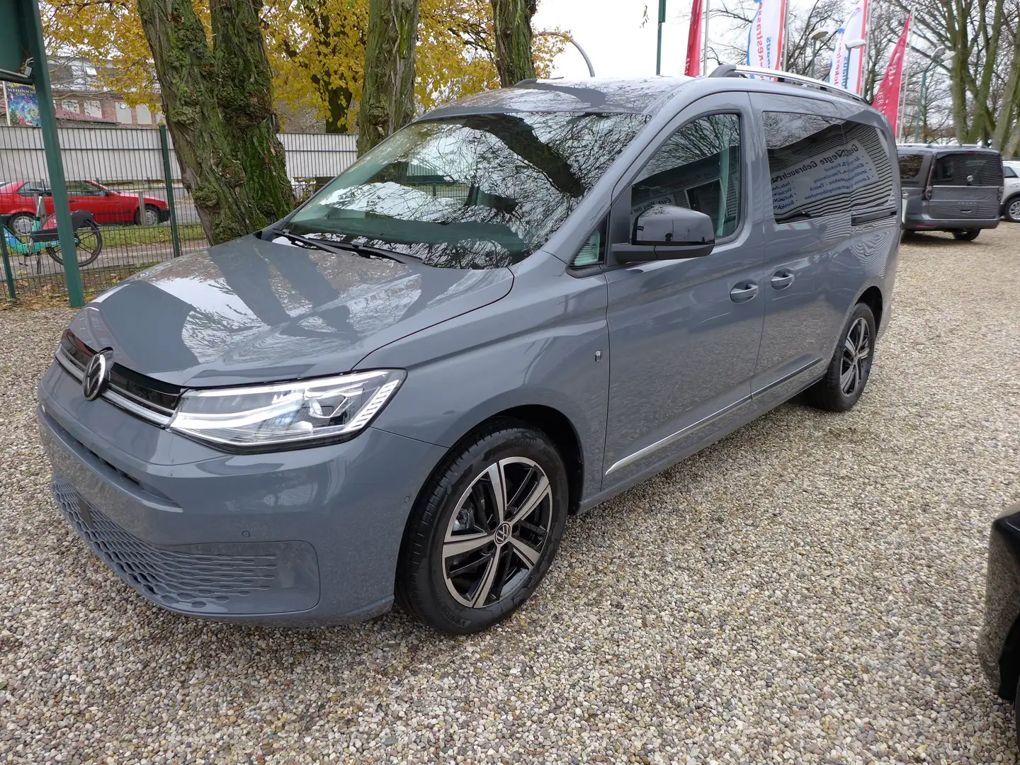 Volkswagen Caddy 2.0 TDI DSG Style Maxi Standh. Blind Spot 7-Si. Gris - 1