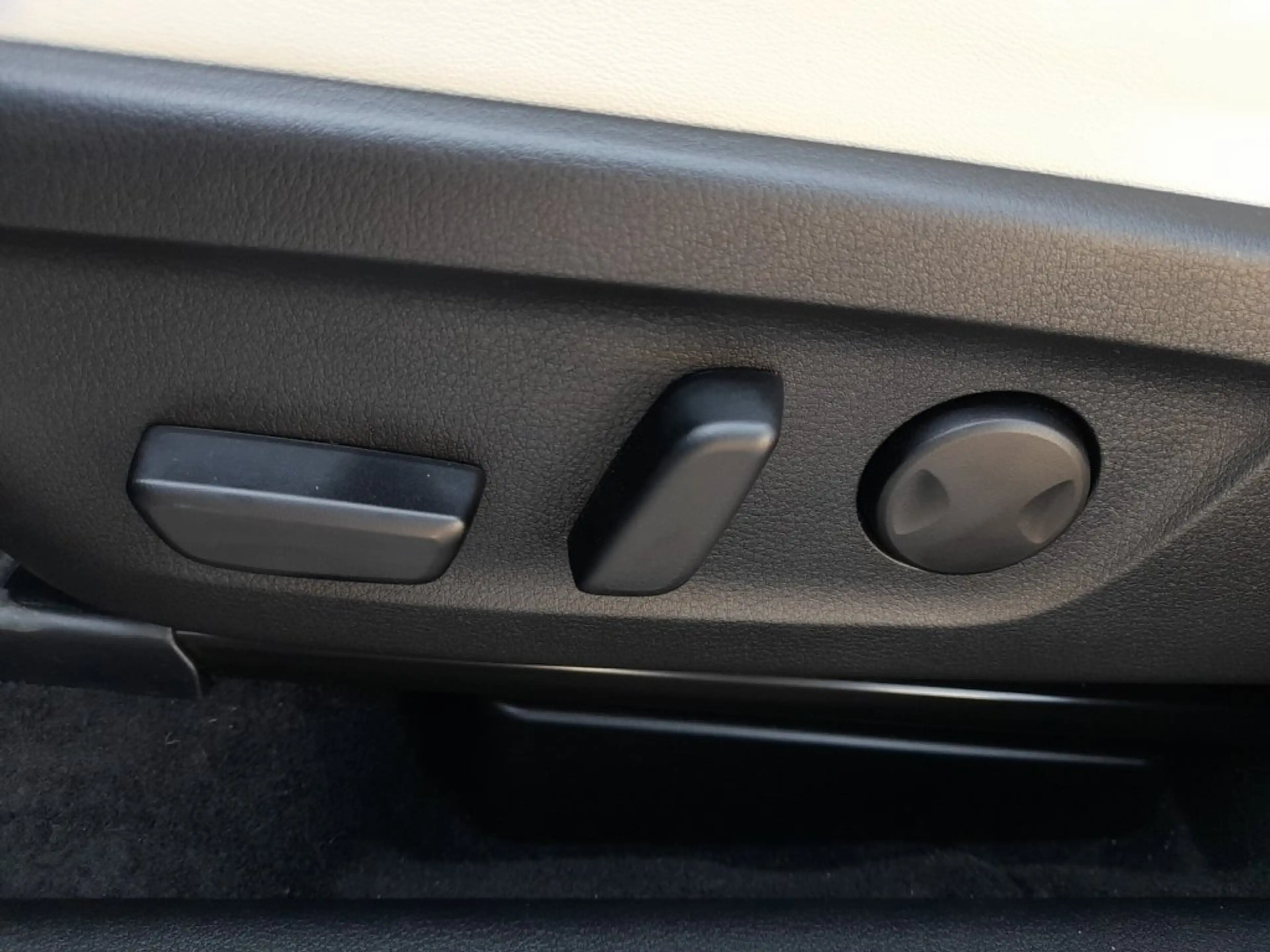 Mazda MX-30 MAKOTO e-SKYACTIV Aut. *MATRIX LED / NAVI / 360° KAMERA / E-SITZE & MEMORY / BOSE-SOUND-SYSTEM* — photo 11