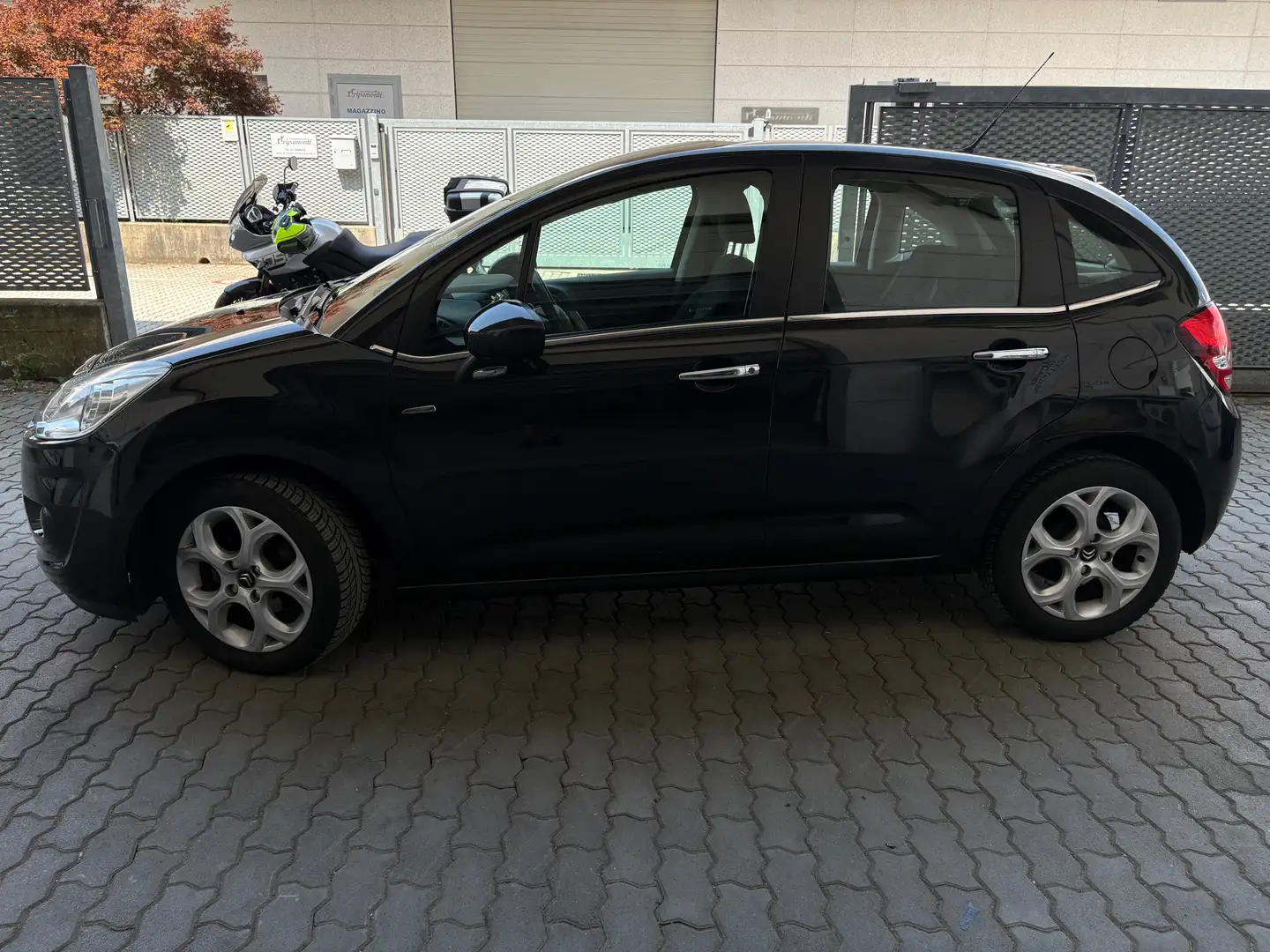 Citroen C3 1.4 vti Exclusive cmp Noir - 2