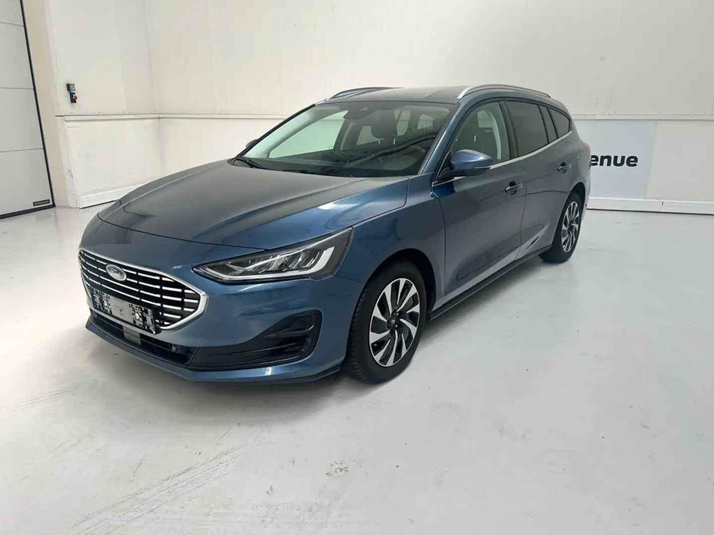 Ford Focus * Titanium - Clipper - Benzine * Bleu - 1