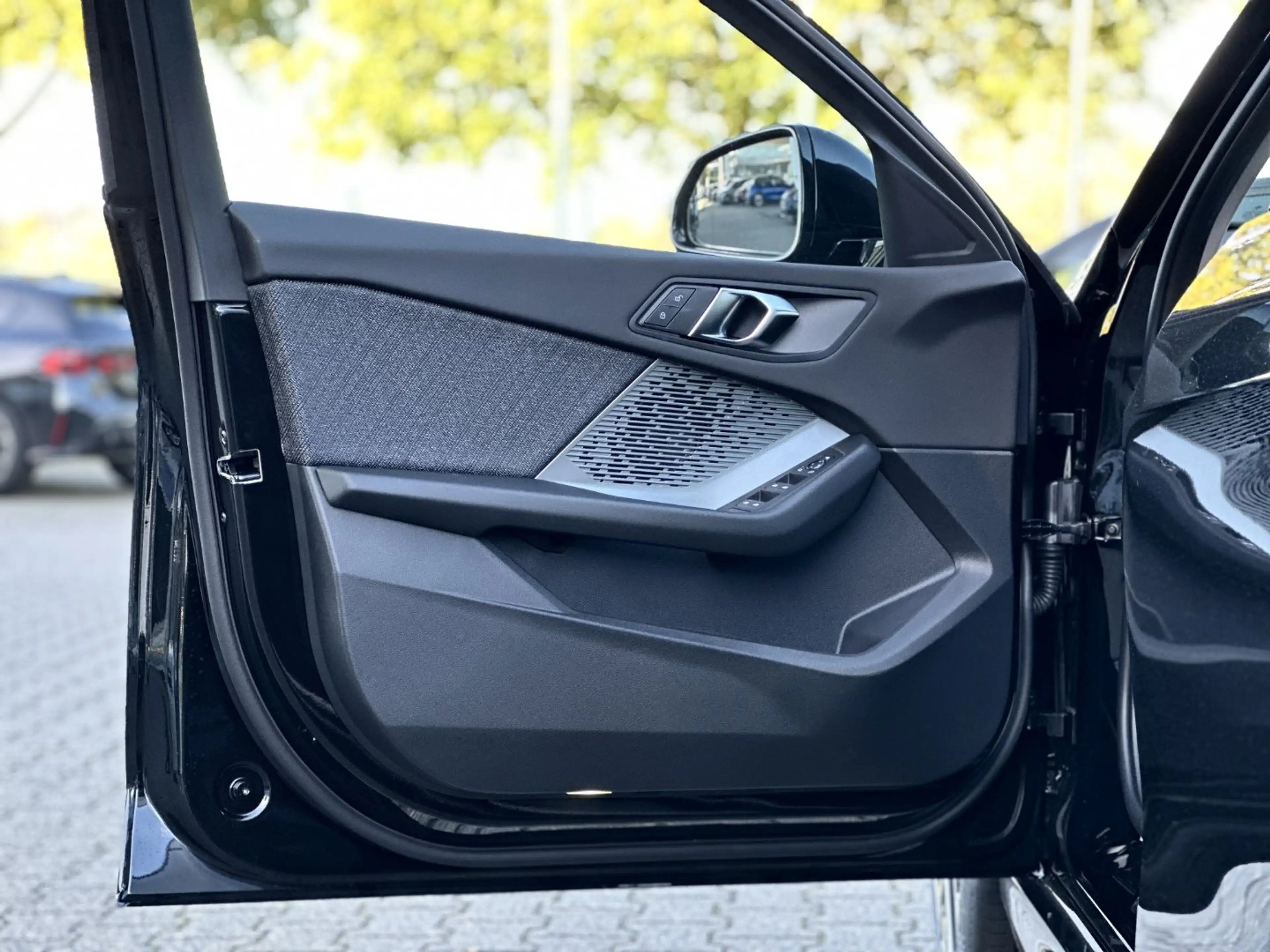 BMW 120 M Sport Design DAB Parkassistent Klimaaut. Shz — photo 8