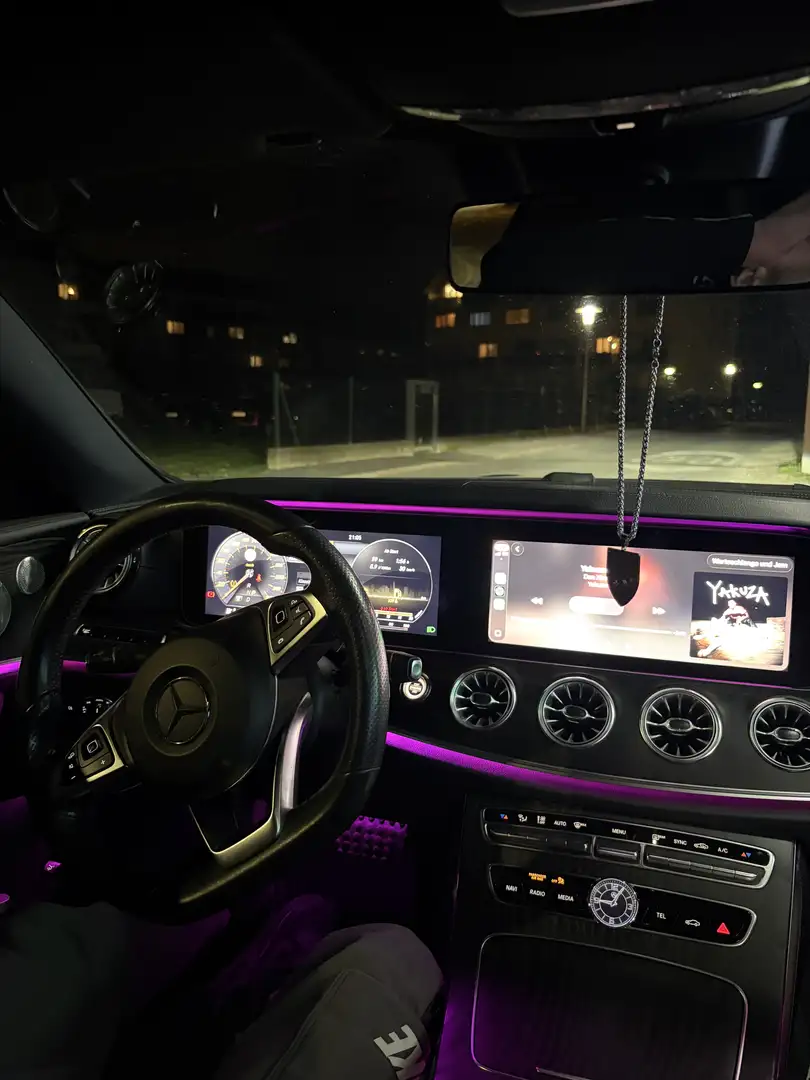 Mercedes-Benz E 220 d Aut. - 1