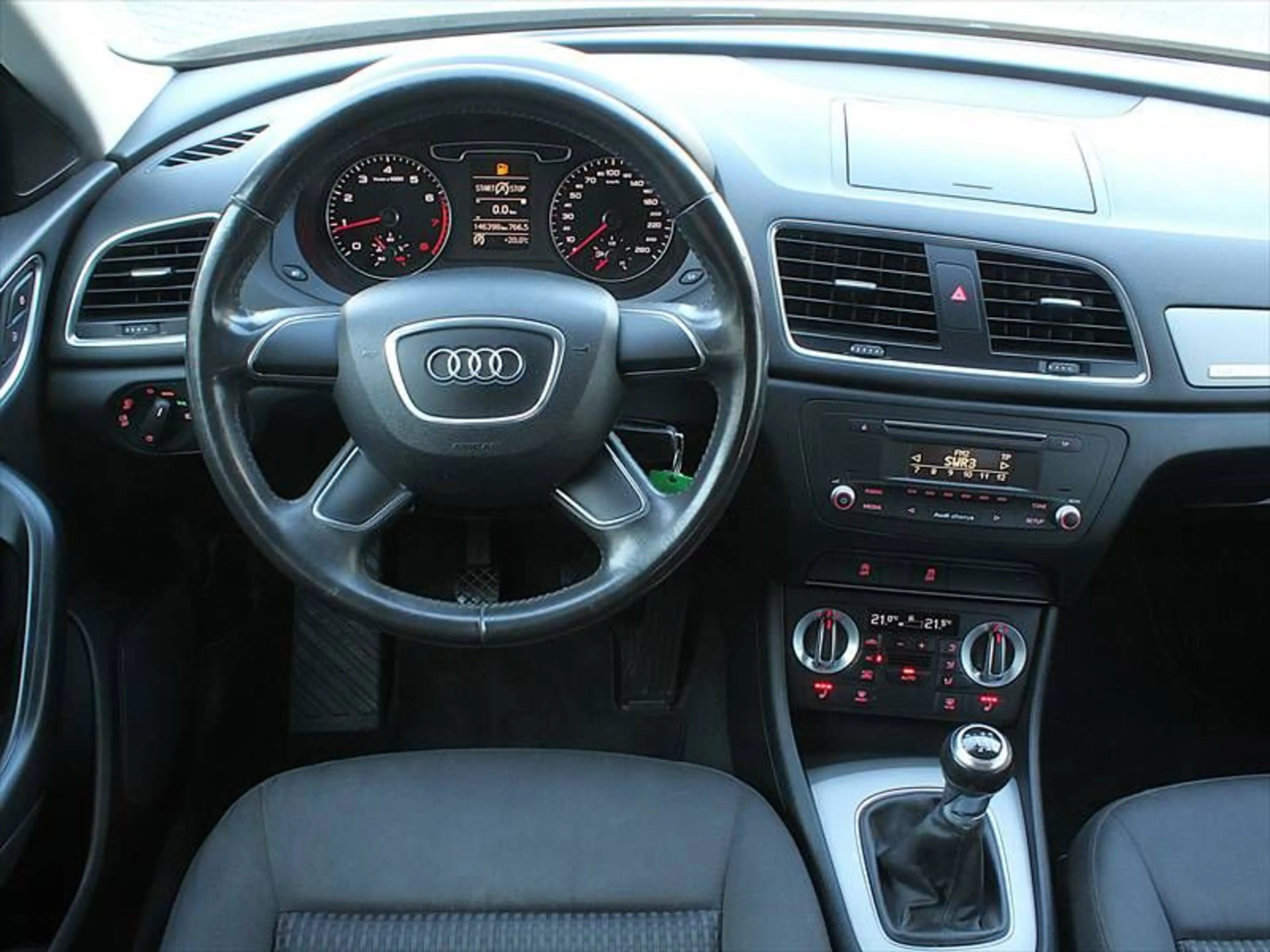 Audi Q3 2,0 TFSI Quattro Klimaautom Sitzhzg Xenon Alu — photo 3
