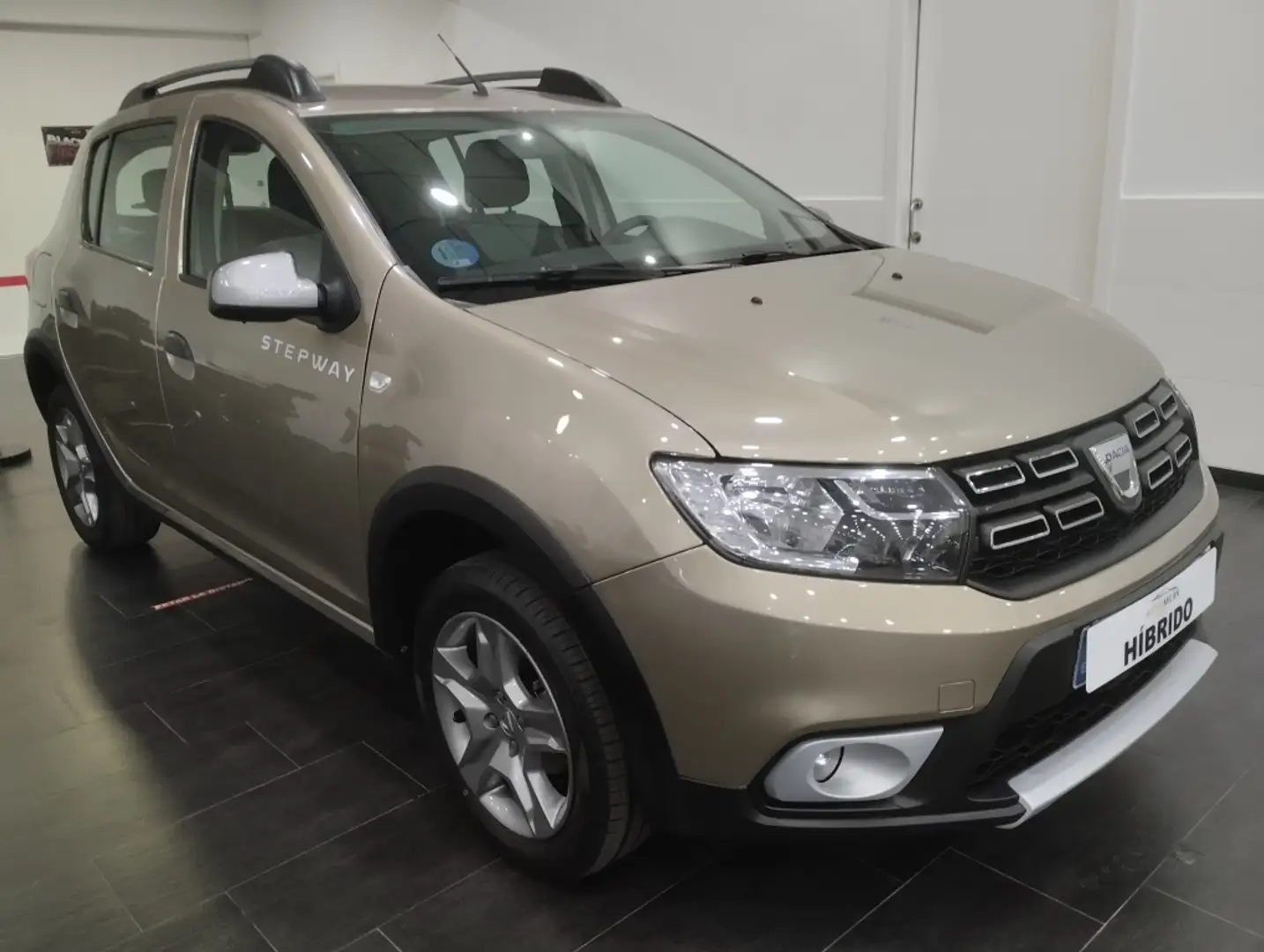 Dacia Sandero 0.9 TCE GLP Stepway Essential 66kW Beige - 1