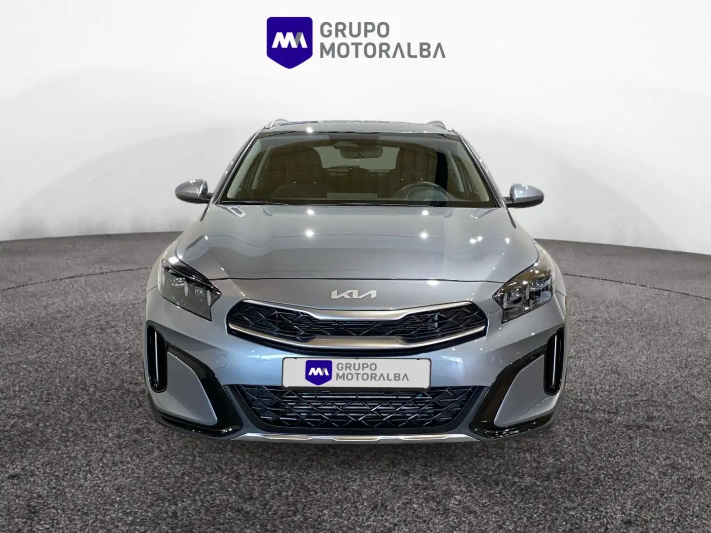 Kia XCeed 1.5 MHEV DCT Drive Plateado - 2