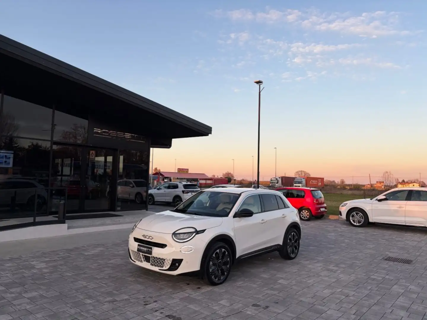 Fiat 600 Hybrid DCT MHEV La Prima ANCHE NEOPATENTATI Blanco - 1