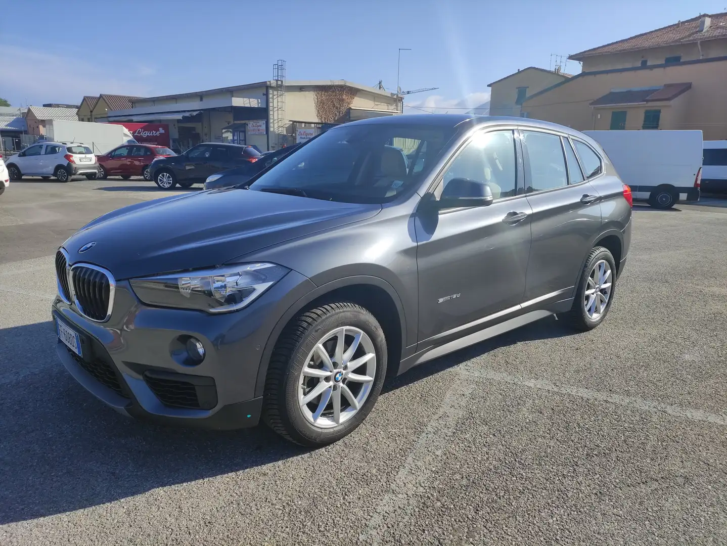 BMW X1 X1 sdrive18d Business auto Grijs - 1