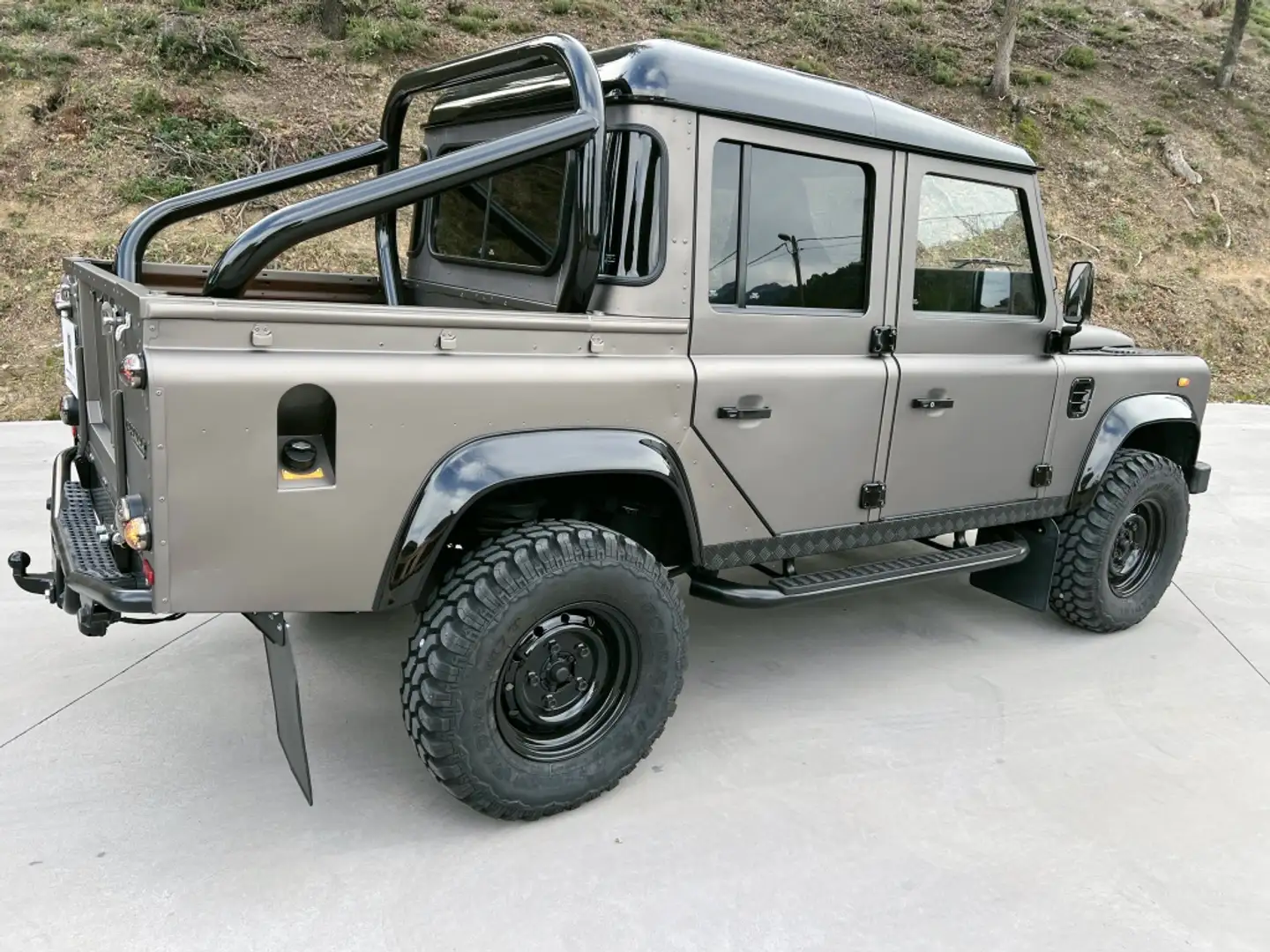 Land Rover Defender 110Td5 Doble Cabina Caja SE Gris - 2