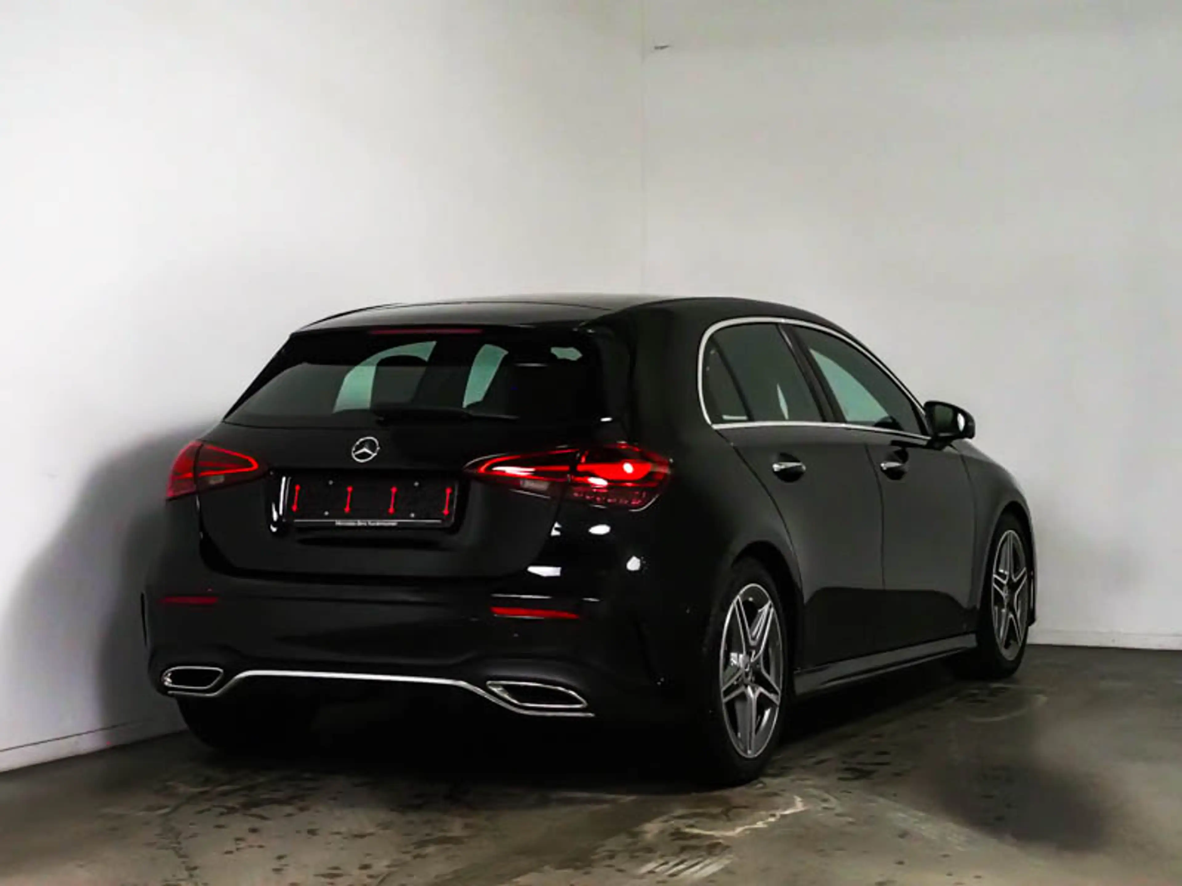 Mercedes-Benz A 180 AMG/Edition/LED/360/Distr/Totw — photo 3