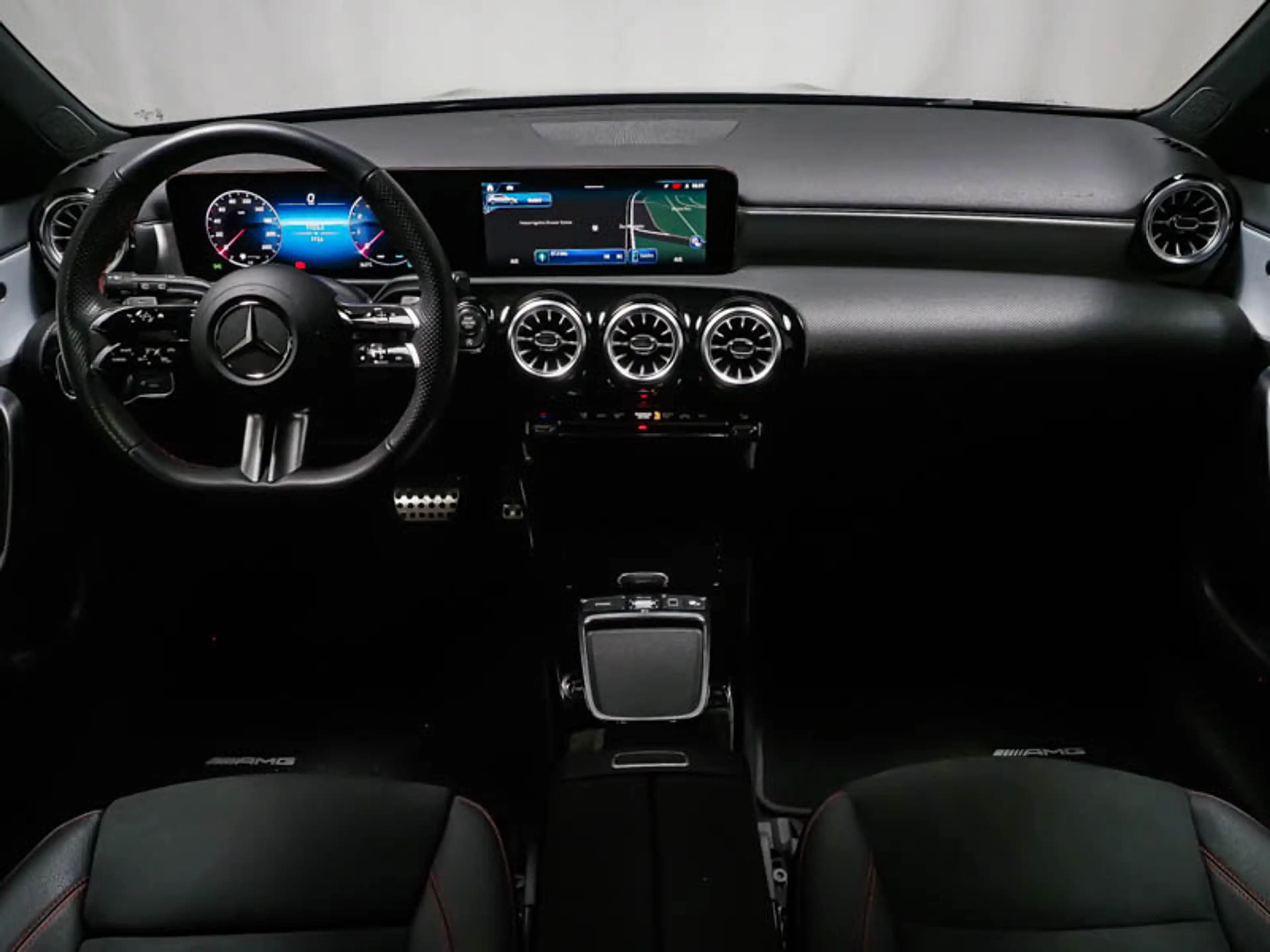 Mercedes-Benz A 180 AMG/Edition/LED/360/Distr/Totw — photo 6