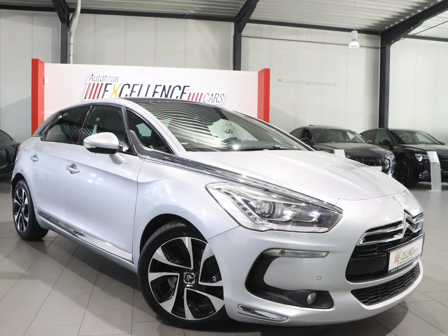 Citroen DS5 HDI 165 SoChic / PANORMA, LEDER, HEAD-UP Argent - 2