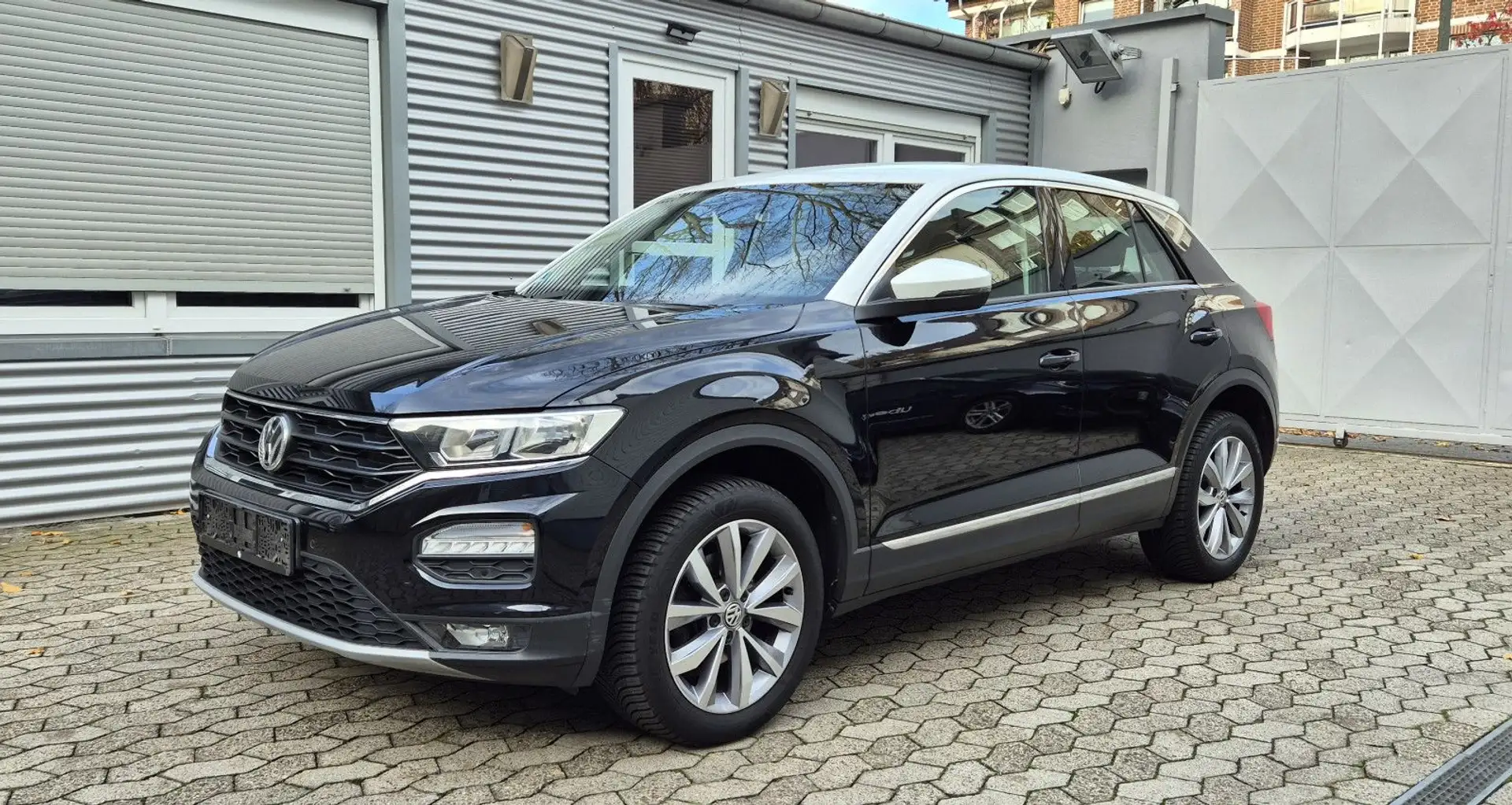 Volkswagen T-Roc Style 1.5 TSI ,DSG, Navi,ACC,PDC,Alu Schwarz - 1