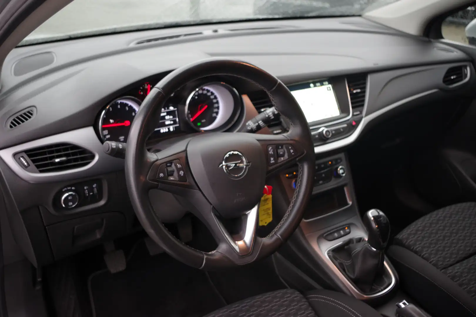 Opel Astra 1.0 Turbo 105 PK 120 Jaar Edition, Climate Control Grau - 2