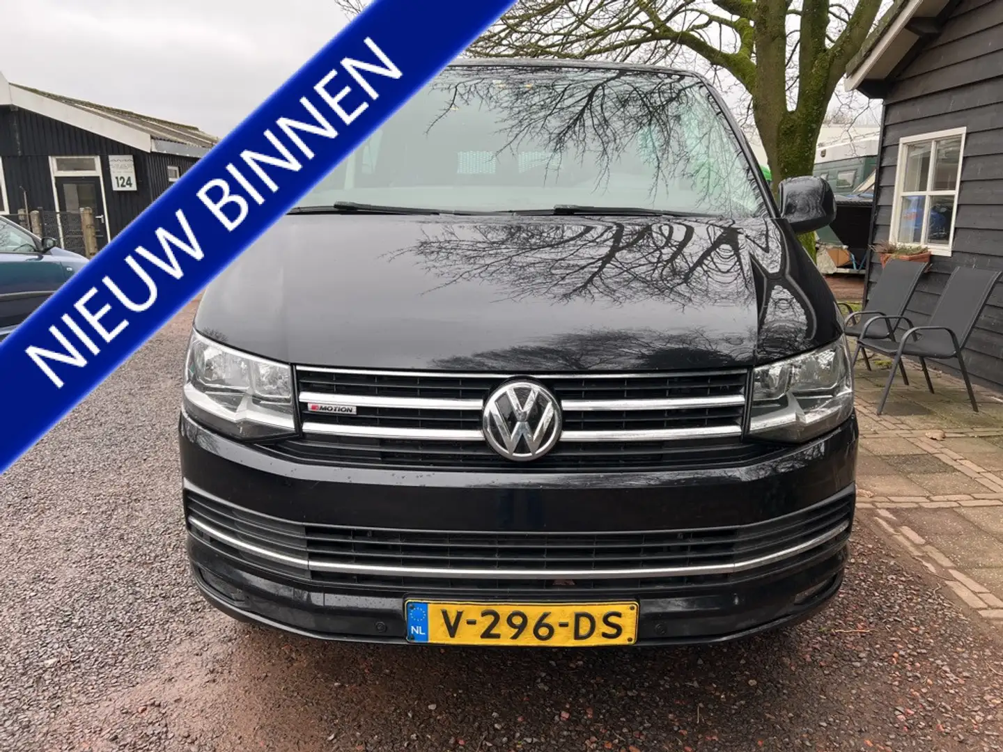 Volkswagen T6 Transporter 2.0 TDI L2H1 DC Aut. 4M Highline Schwarz - 2