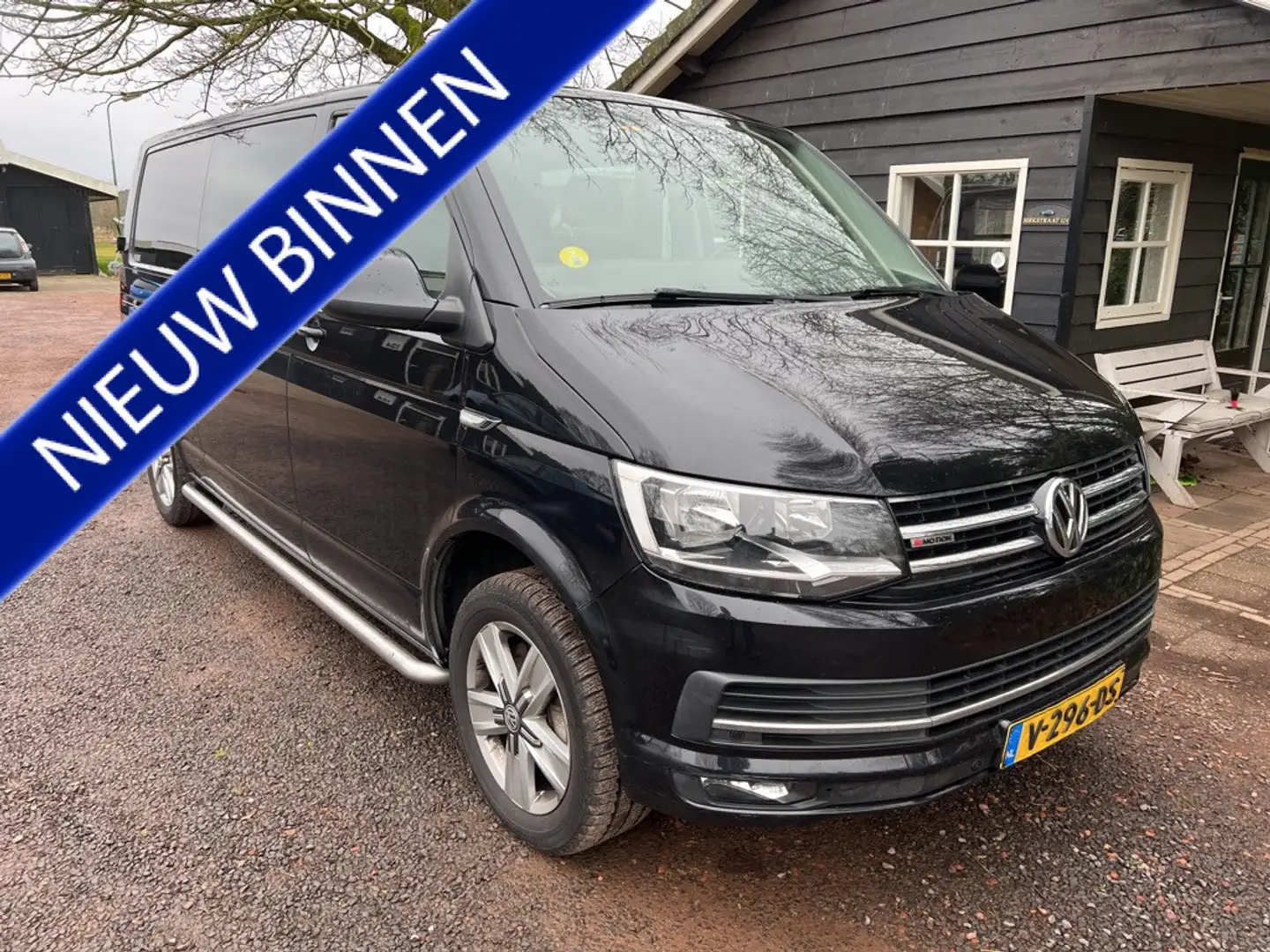 Volkswagen T6 Transporter 2.0 TDI L2H1 DC Aut. 4M Highline Schwarz - 1