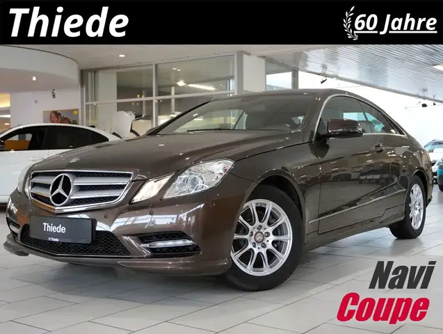 Mercedes-Benz E 200 COUPE AVAMTGRADE NAVI/SHZ/SPORT/PDC/TEMP.