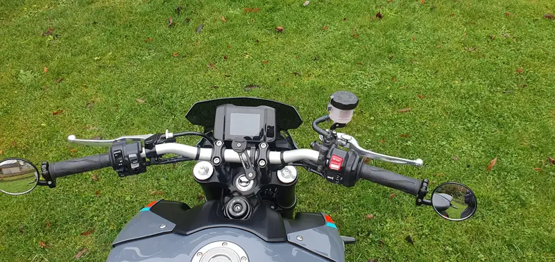 Yamaha MT-09 - foto 2