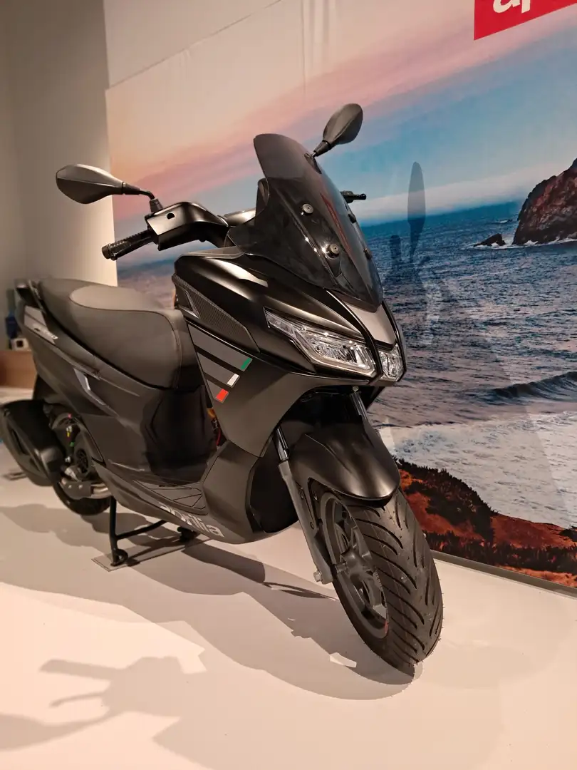 Aprilia SXR 50 Fekete - 2