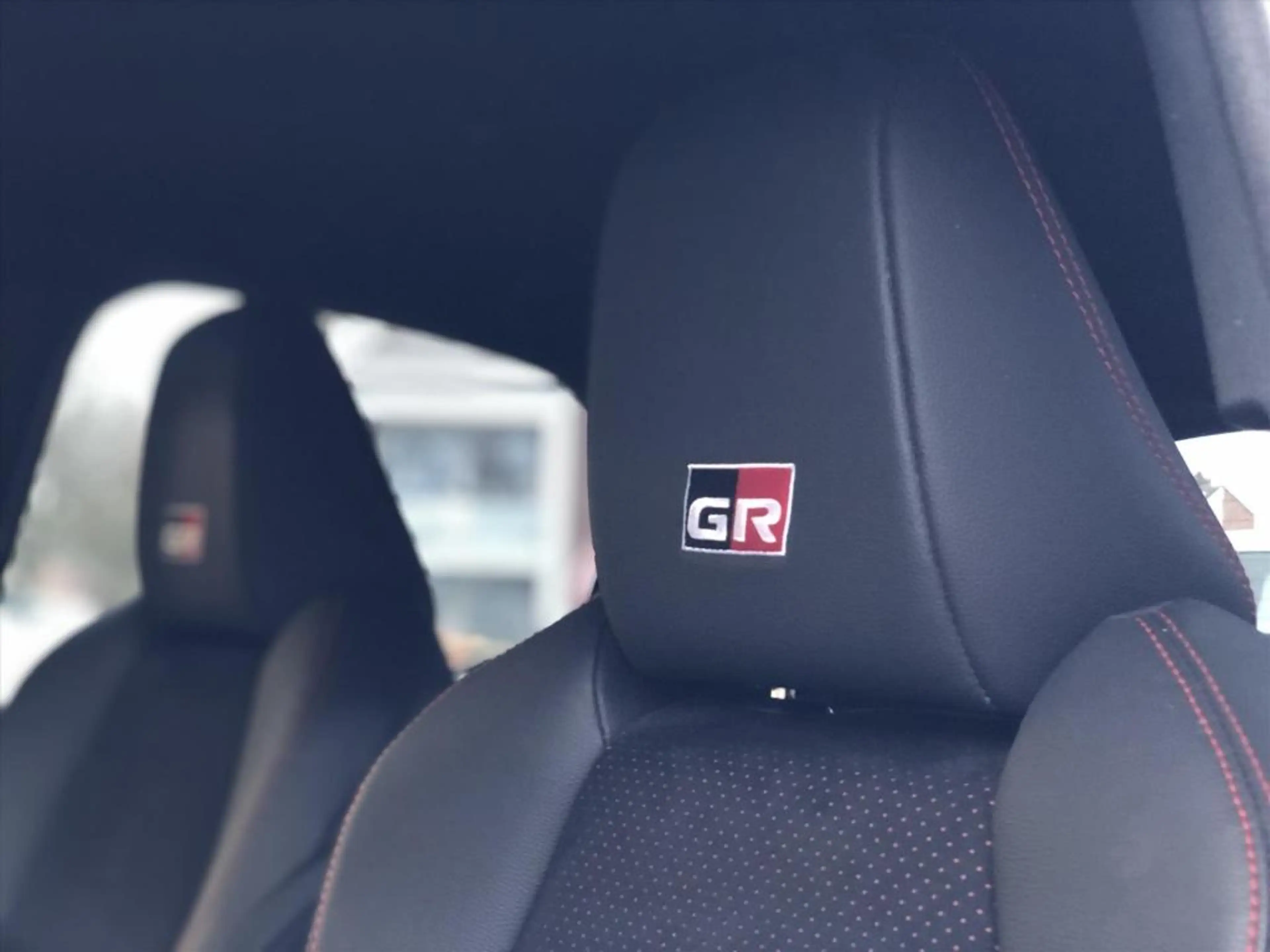Toyota Yaris 1.5 Hybrid GR Sport | JBL, Dodehoekherkenning, Sto — photo 19
