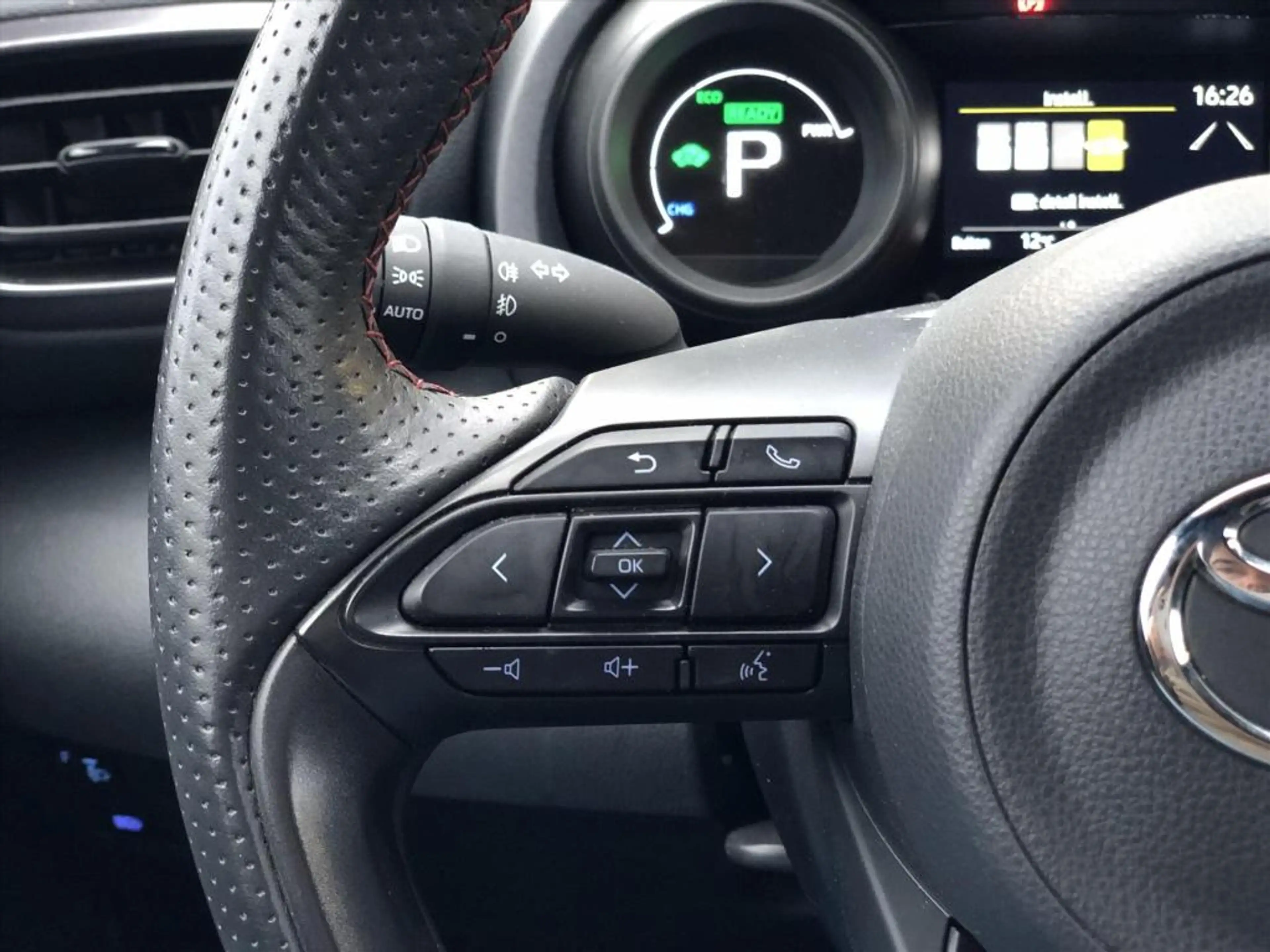 Toyota Yaris 1.5 Hybrid GR Sport | JBL, Dodehoekherkenning, Sto — photo 26