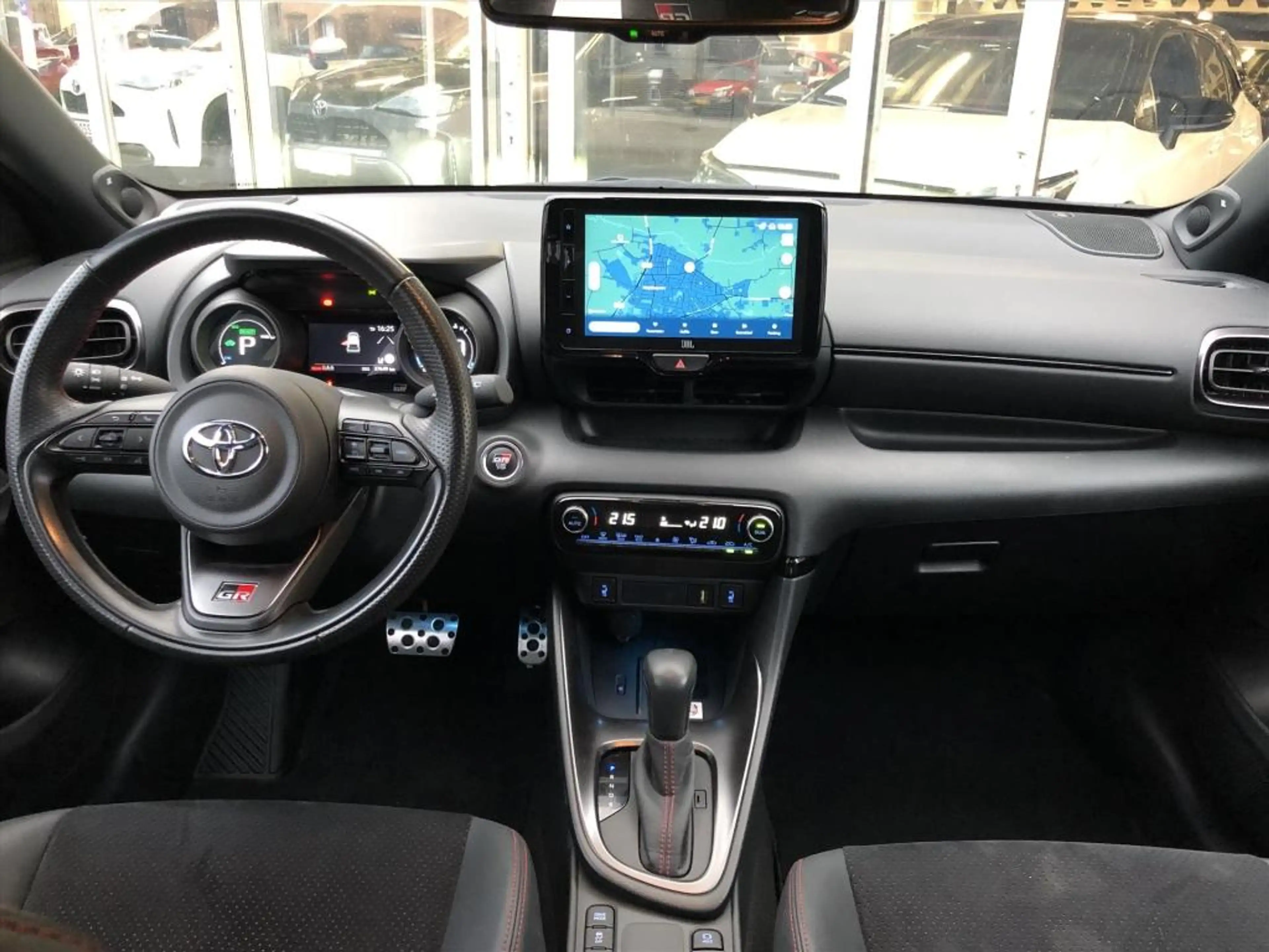 Toyota Yaris 1.5 Hybrid GR Sport | JBL, Dodehoekherkenning, Sto — photo 15
