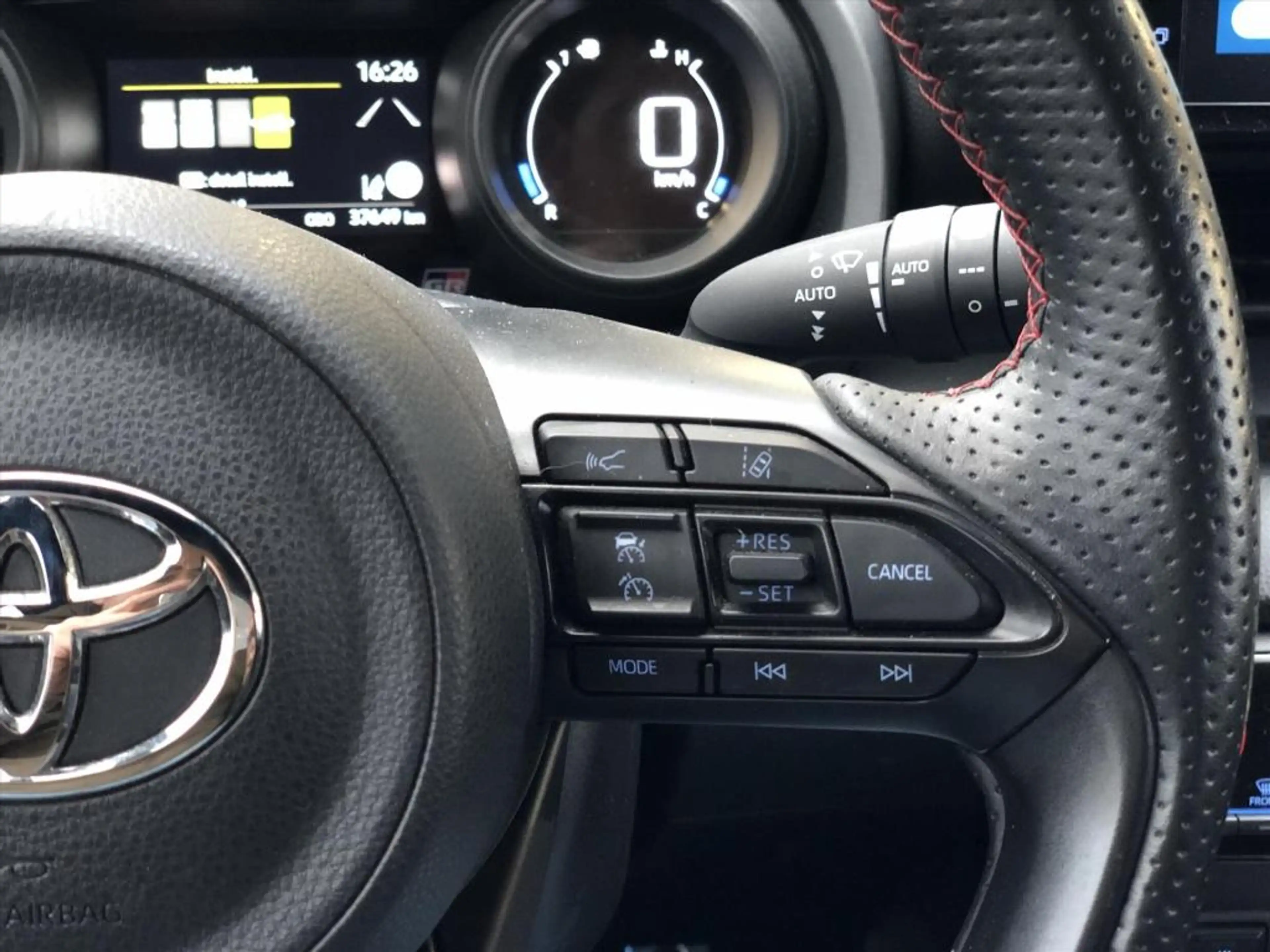 Toyota Yaris 1.5 Hybrid GR Sport | JBL, Dodehoekherkenning, Sto — photo 27