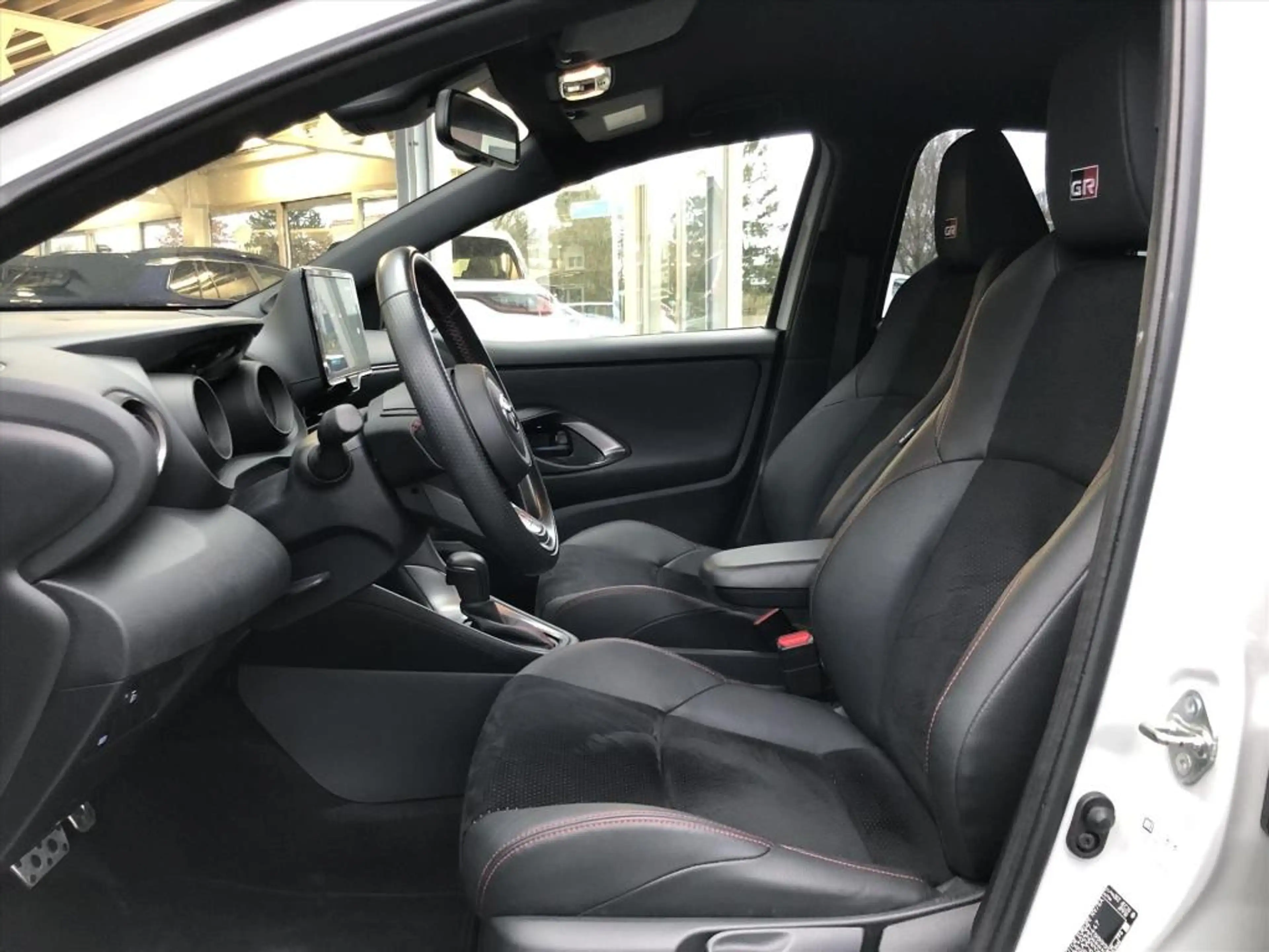 Toyota Yaris 1.5 Hybrid GR Sport | JBL, Dodehoekherkenning, Sto — photo 14