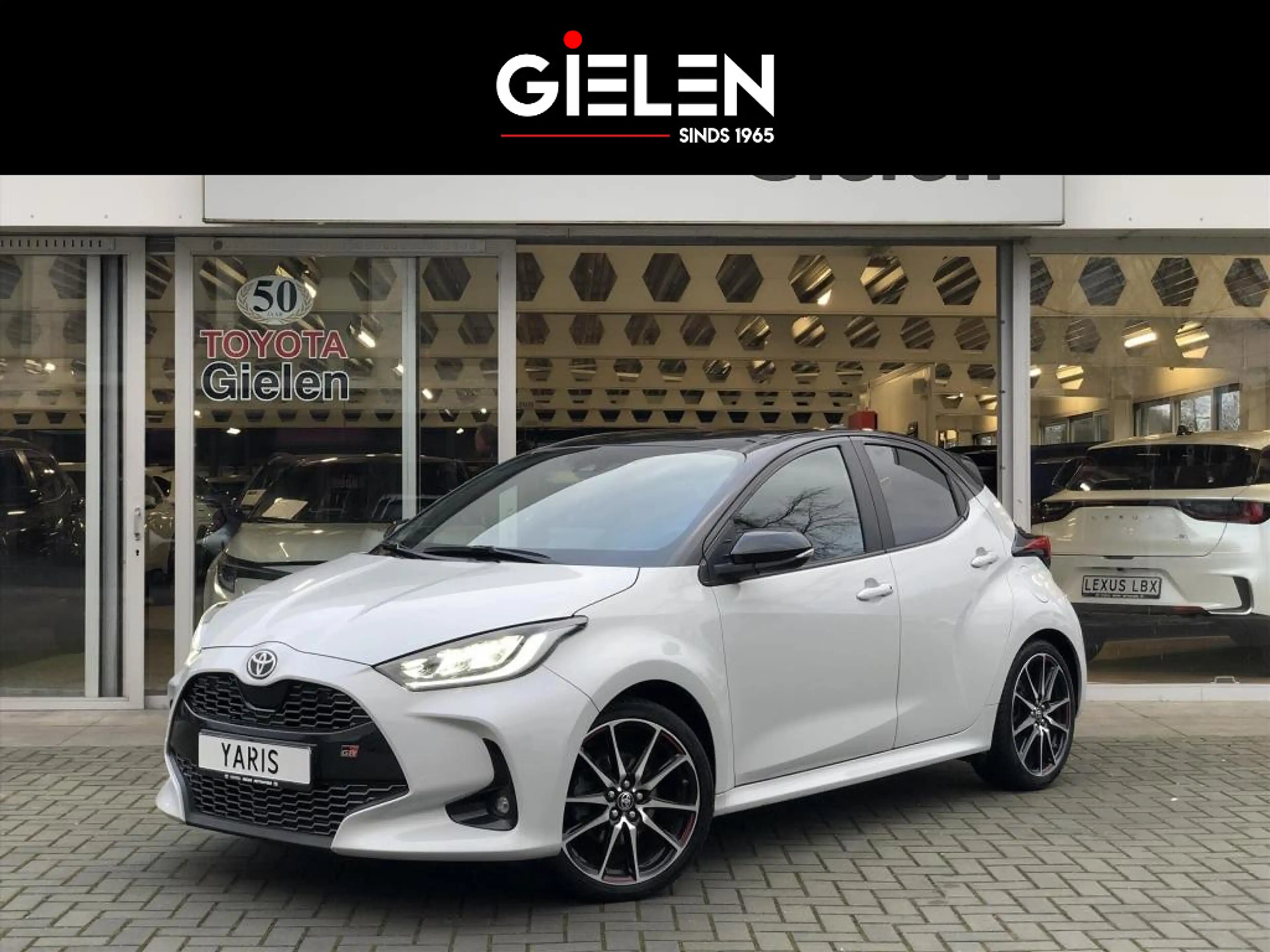 Toyota Yaris 1.5 Hybrid GR Sport | JBL, Dodehoekherkenning, Sto
