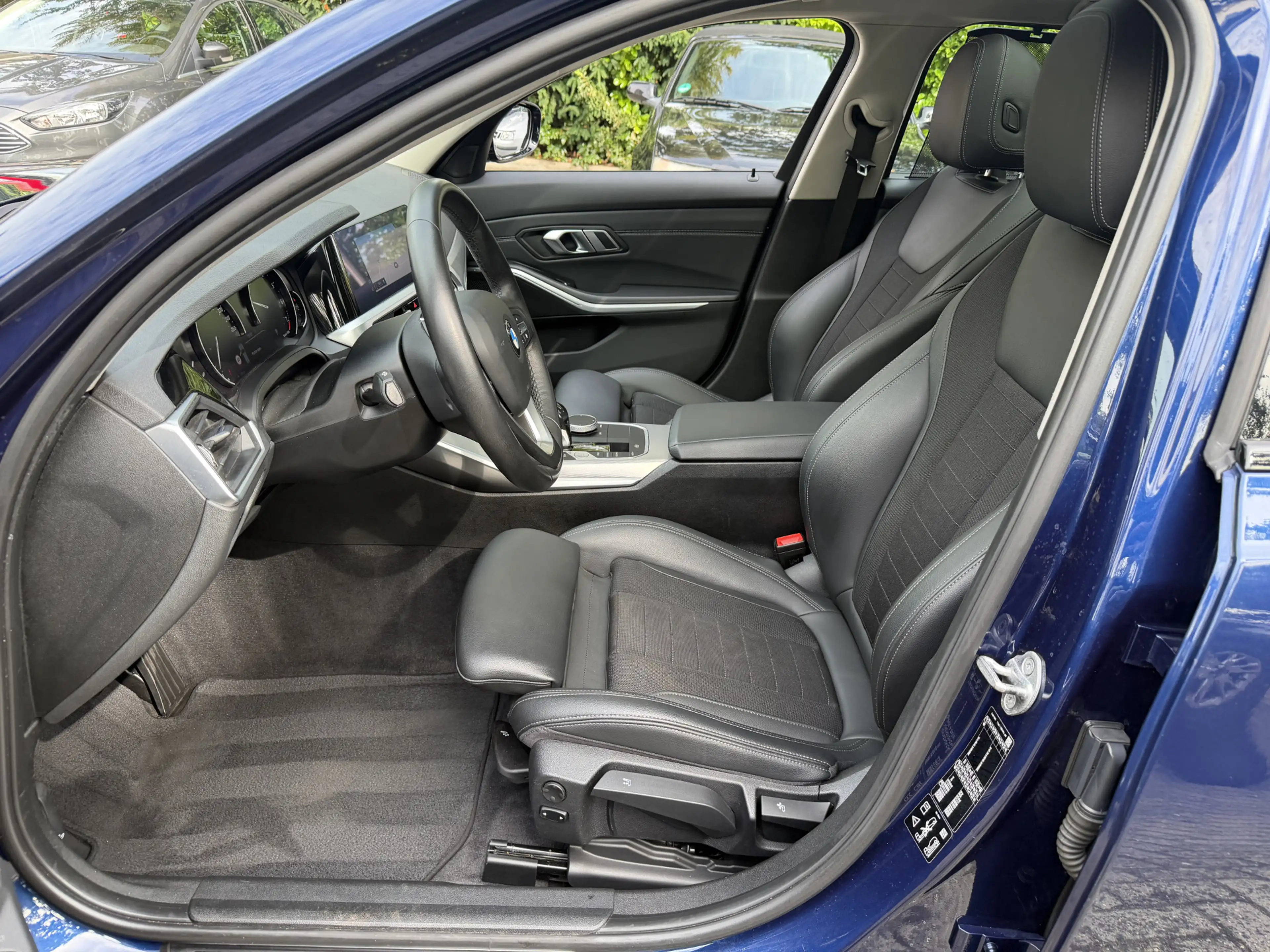 BMW 330 3-serie Touring 330i xDrive High Executive Panoram — photo 2