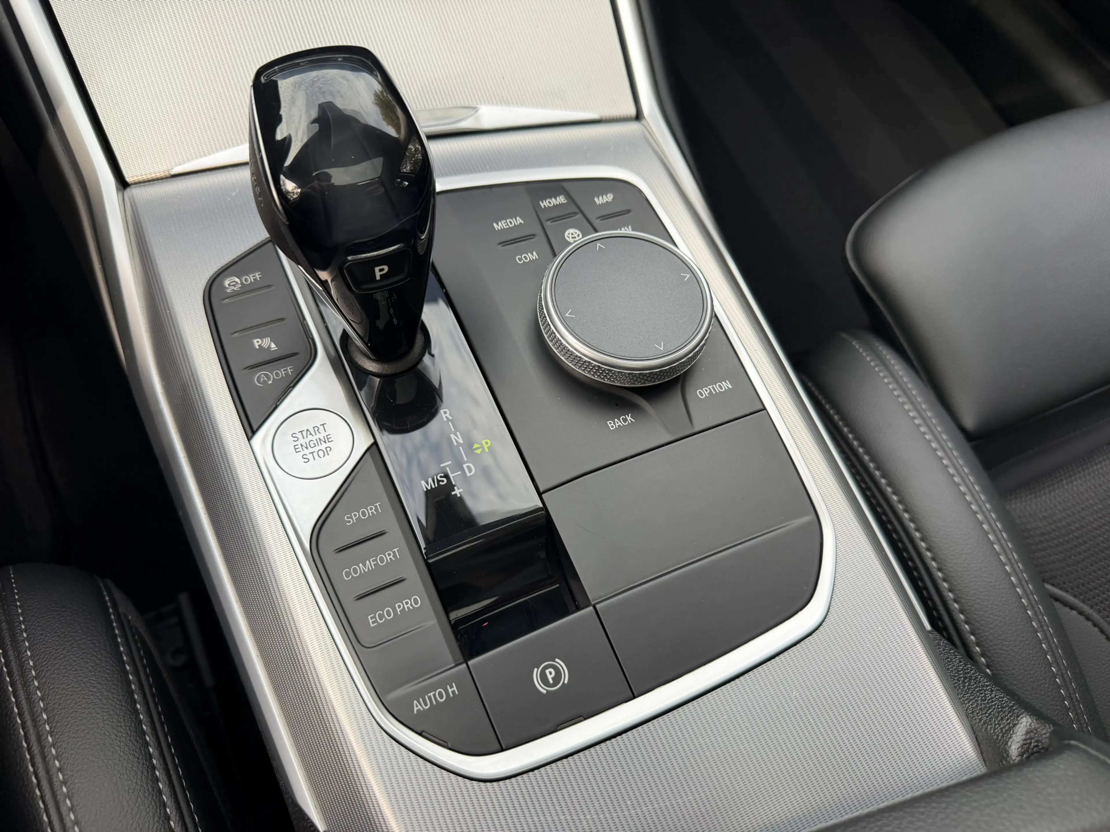 BMW 330 3-serie Touring 330i xDrive High Executive Panoram — photo 8