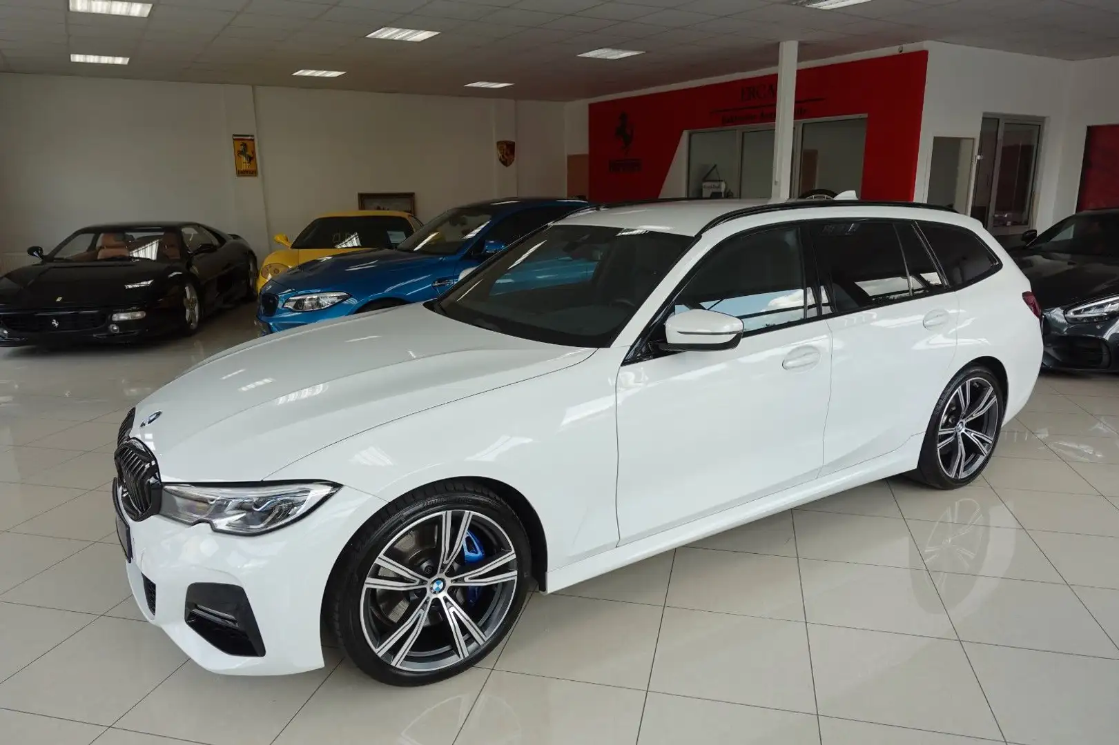 BMW 330 d M Sport / Laser / DrAss. / VirtCo. / AHK / Blanc - 2