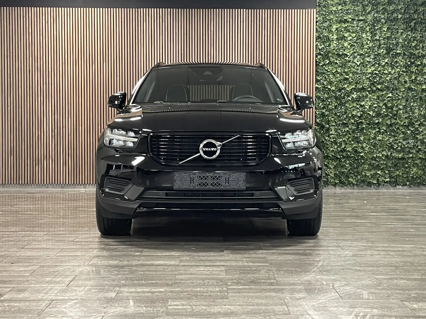 Volvo XC40 T4 Recharge R-Design | Schuifdak | Harman Kardon | Schwarz - 2