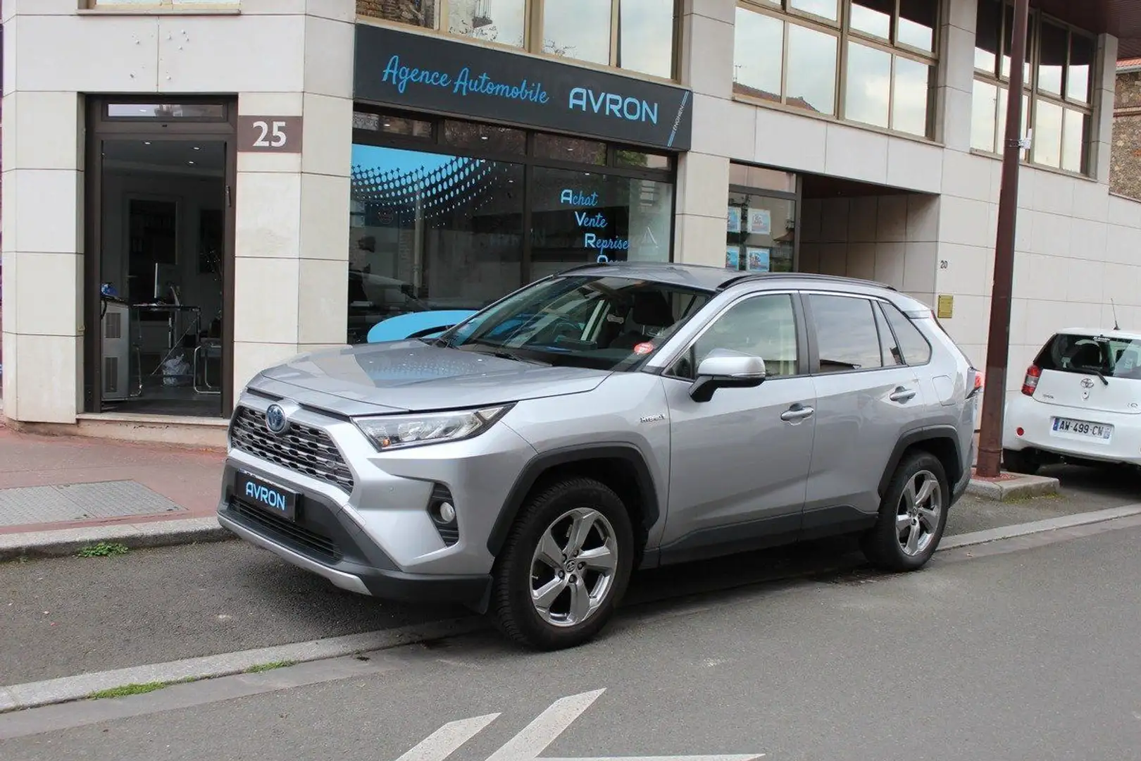 Toyota RAV 4 V 2.5 HYBRIDE 218 2WD DYNAMIC Gris - 1