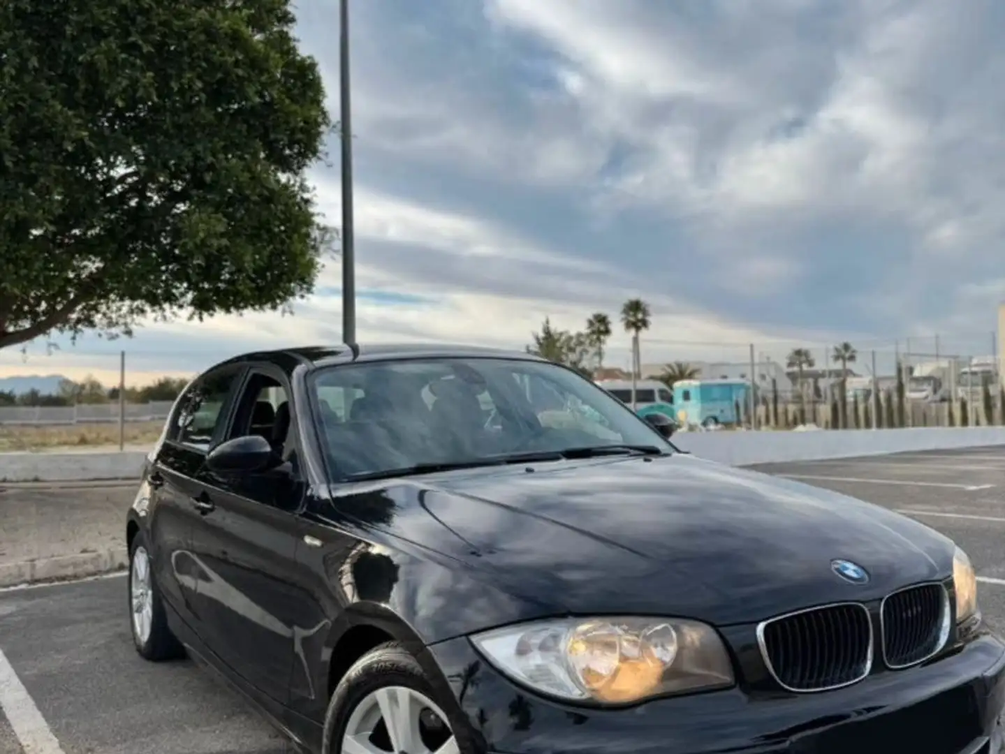 BMW 118 118d Negro - 1