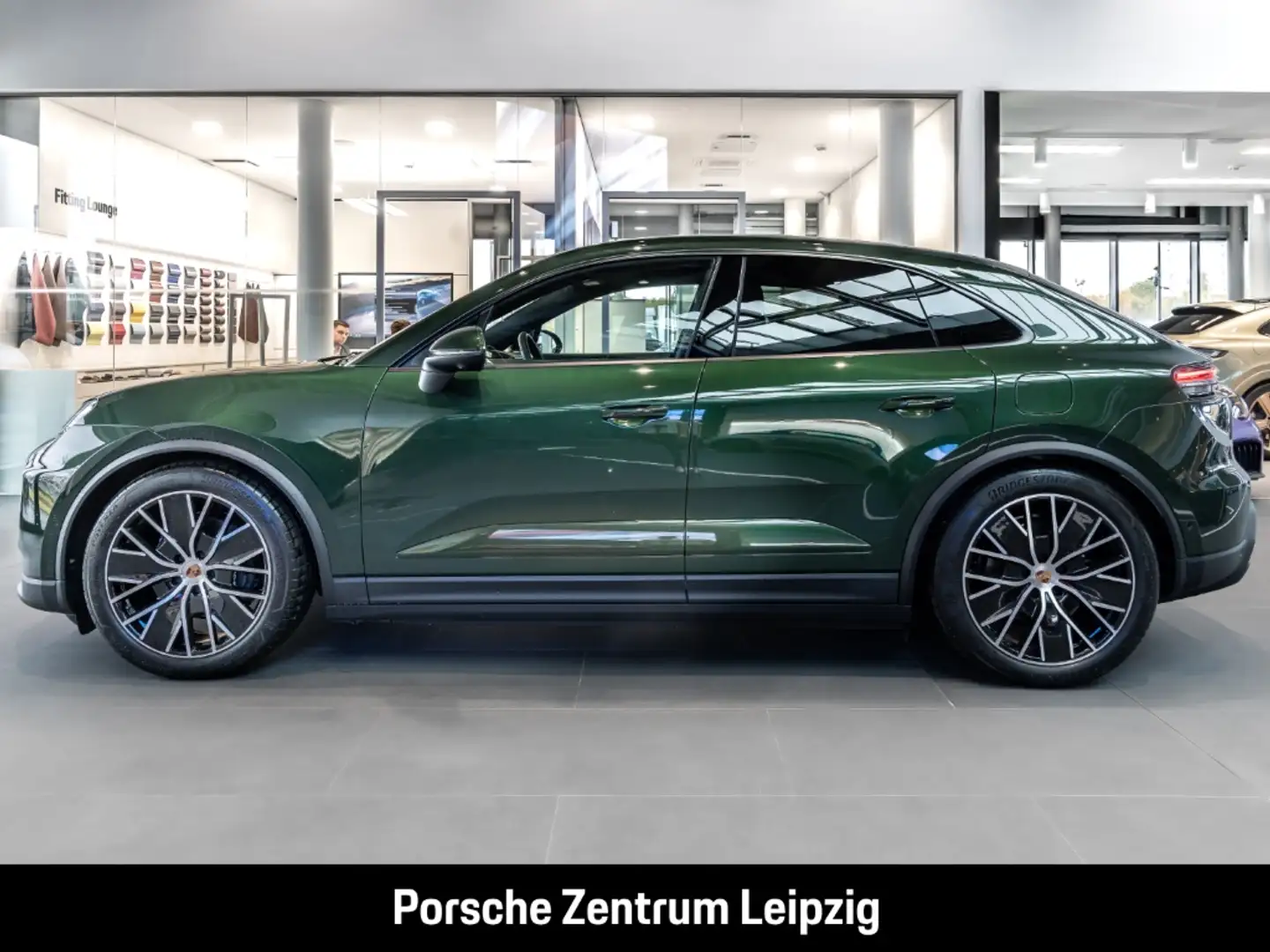 Porsche Macan 4 Luft 21Zoll ACC 360Grad AHK Bose Leder Grün - 2