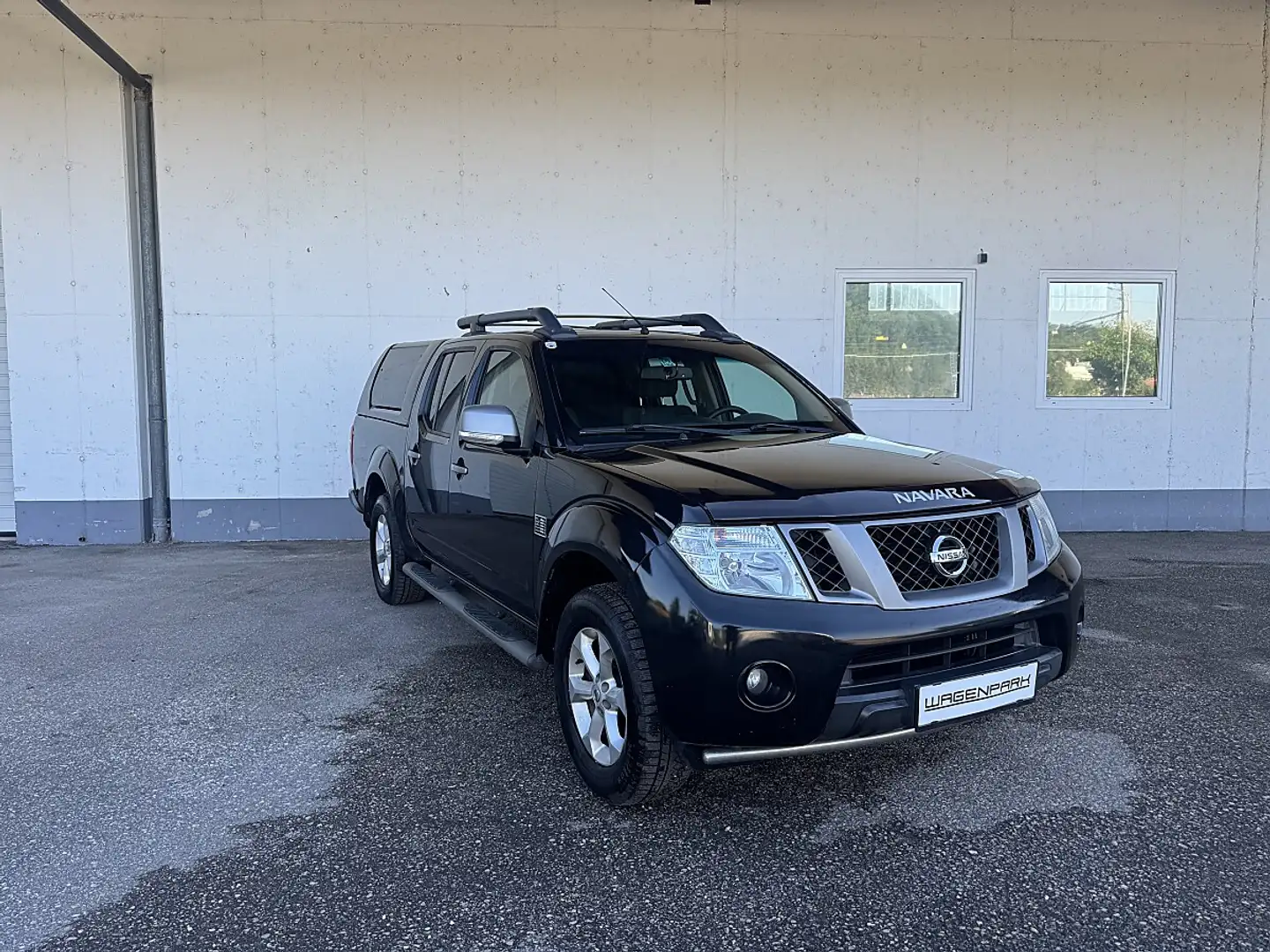 Nissan Navara Navara Double Cab Platinum Evo 2,5 dCi 4x4 Aut. Schwarz - 2