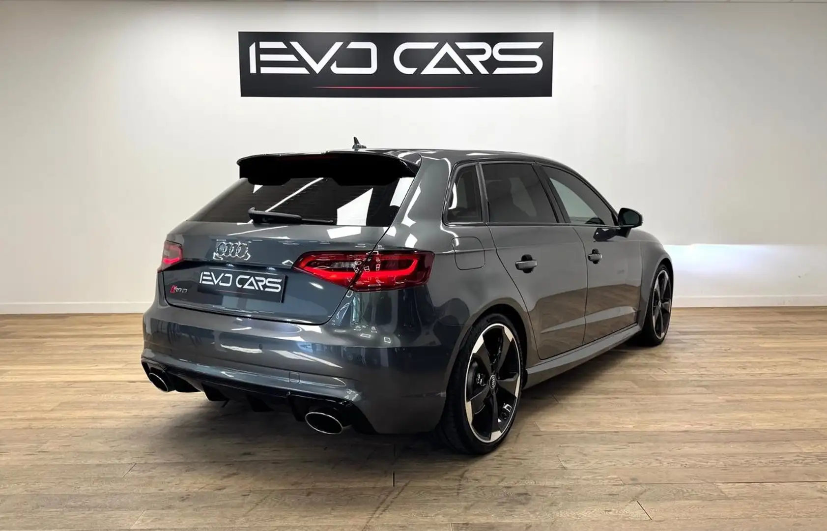 Audi RS3 2.5 TFSI 367 ch Quattro / Sièges RS / Échappement RS / B&O / Gris Daytona Gris - 2